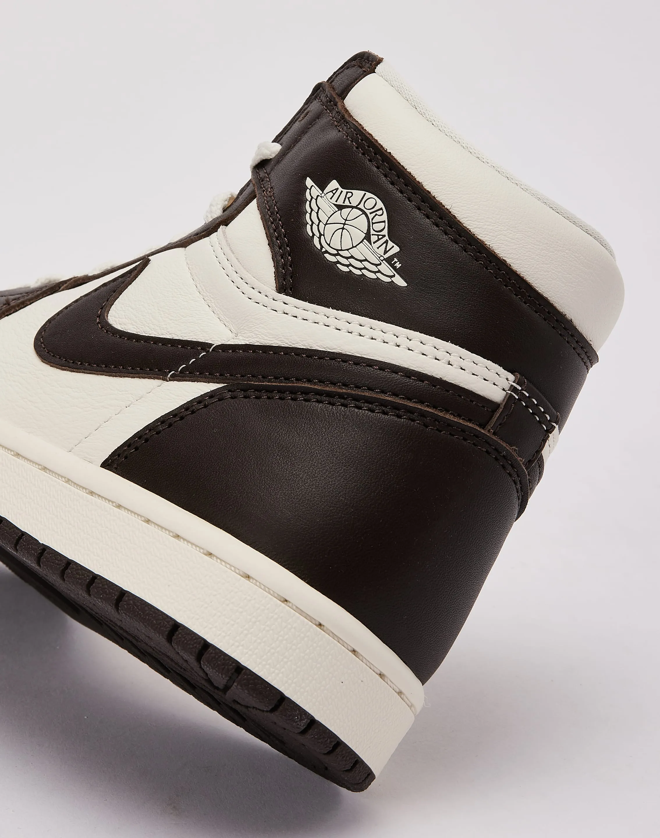 Run Fast PhylonMidsole Jordan Air Jordan 1 Retro High OG 'Baroque Brown'