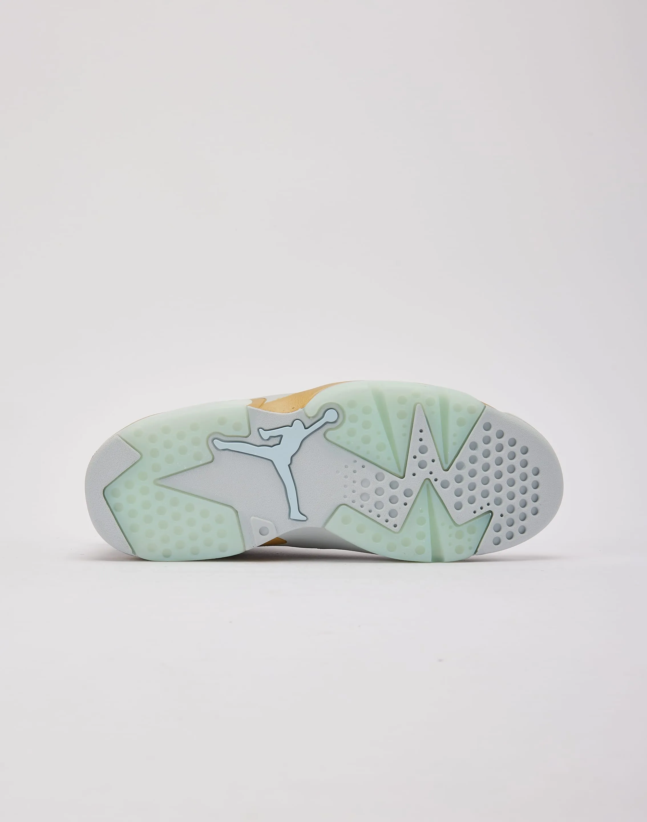 Flex Cushioning Sneakers Mesh Upper Jordan Air Jordan 6 Retro 'Pearl'