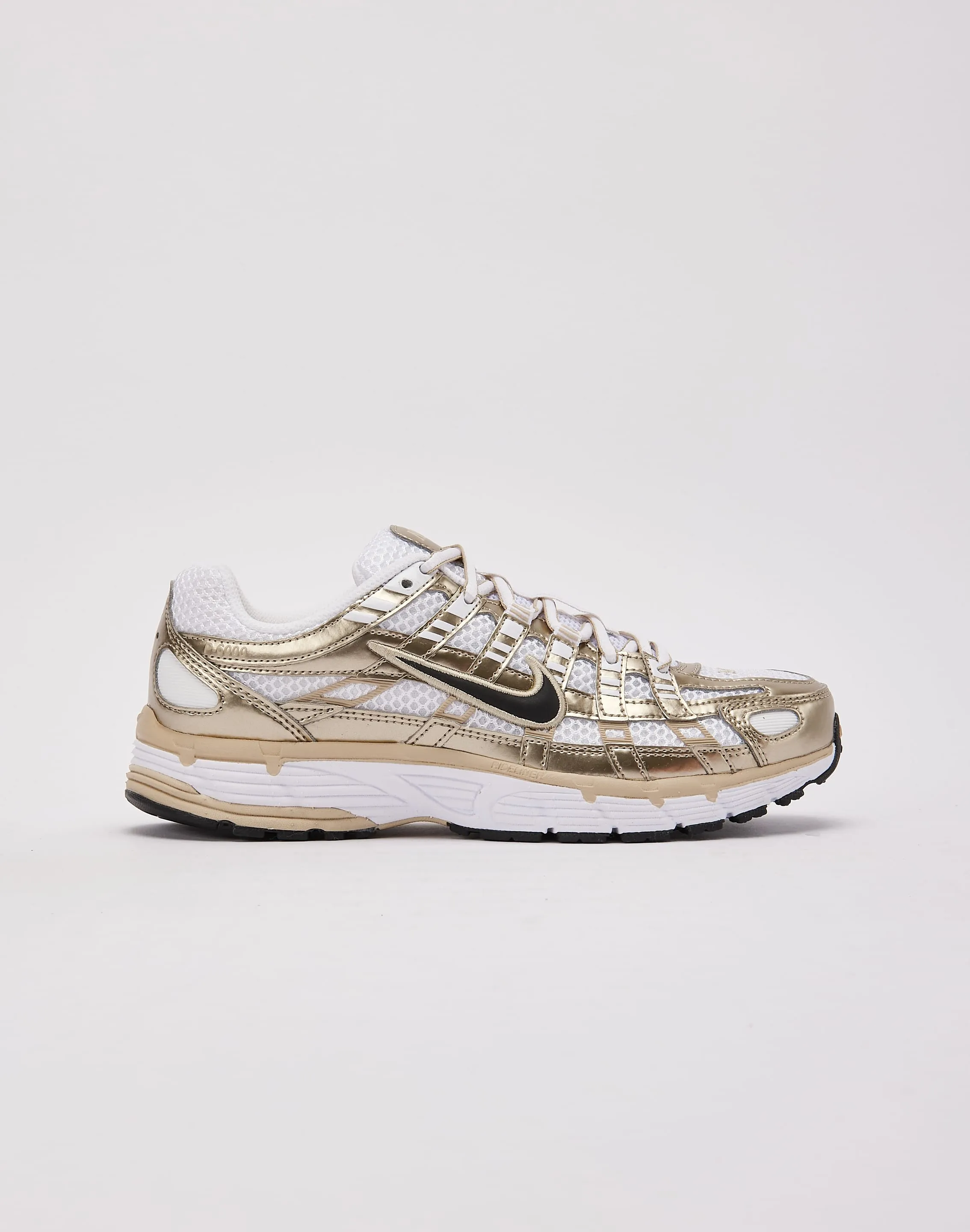 Nike P-6000 running with a sports bra