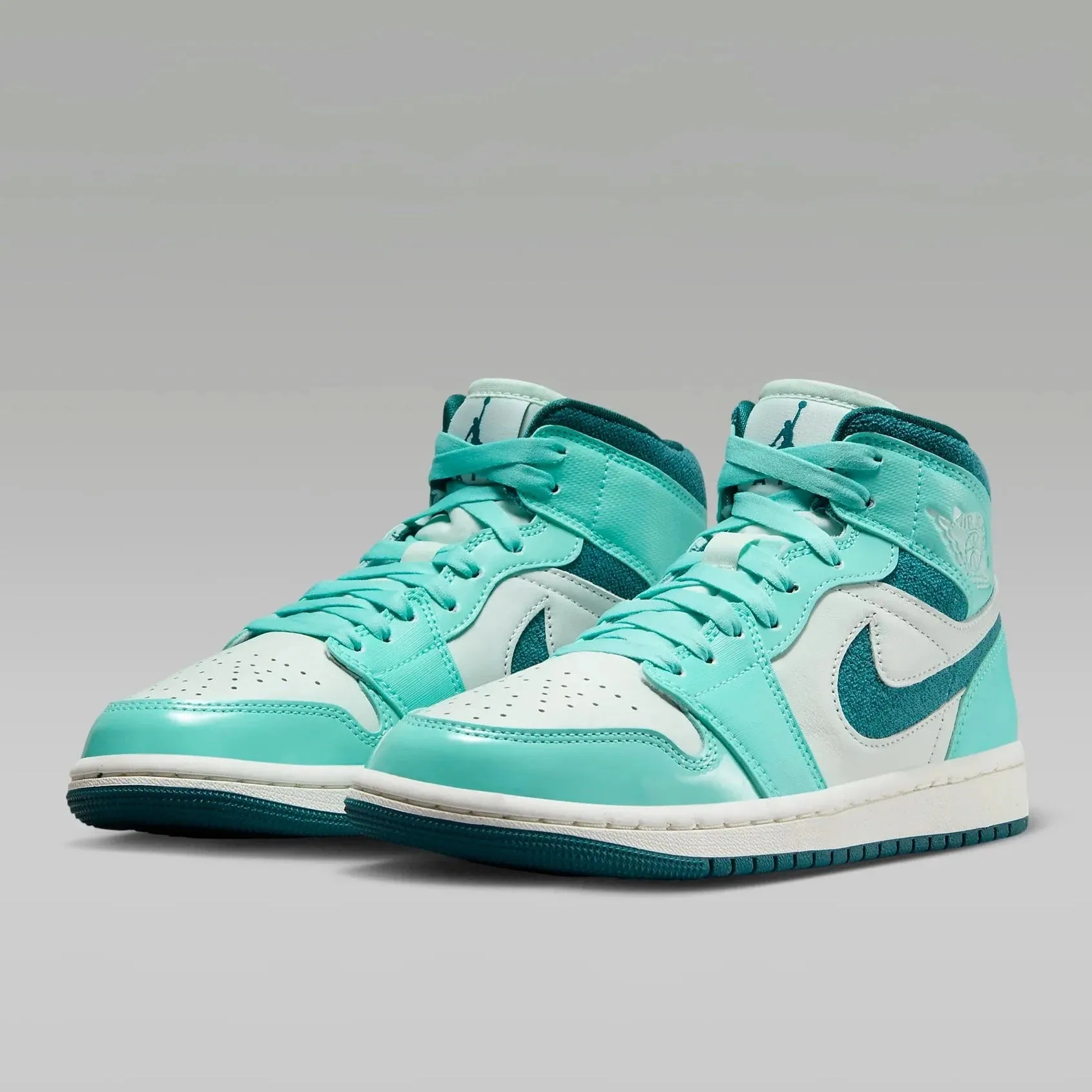Limited Edition Air Jordan 1 Women Mid (Teal/White) All-Purpose Style Ankle Ease