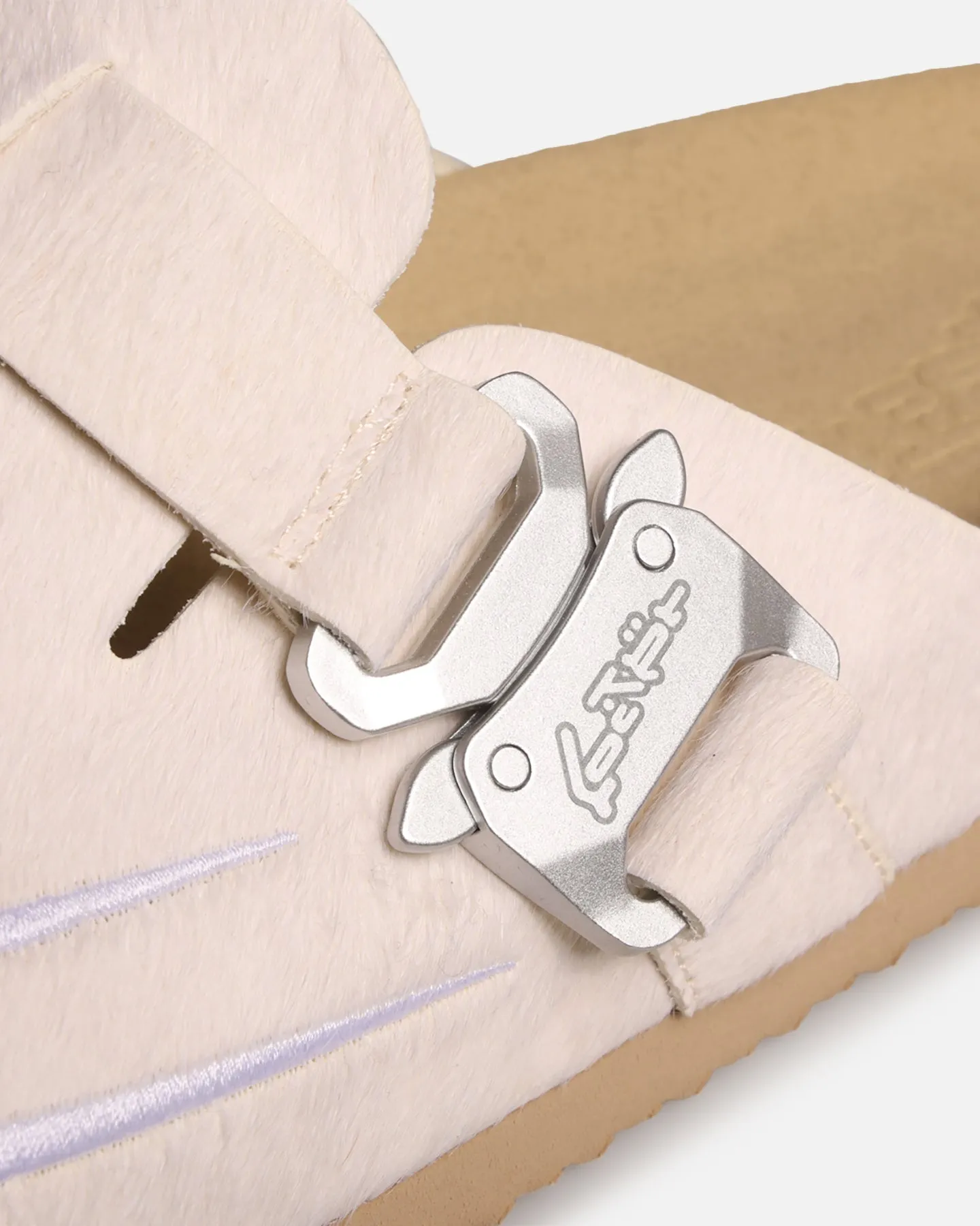 Storm Proof Loiter Spire Mule White