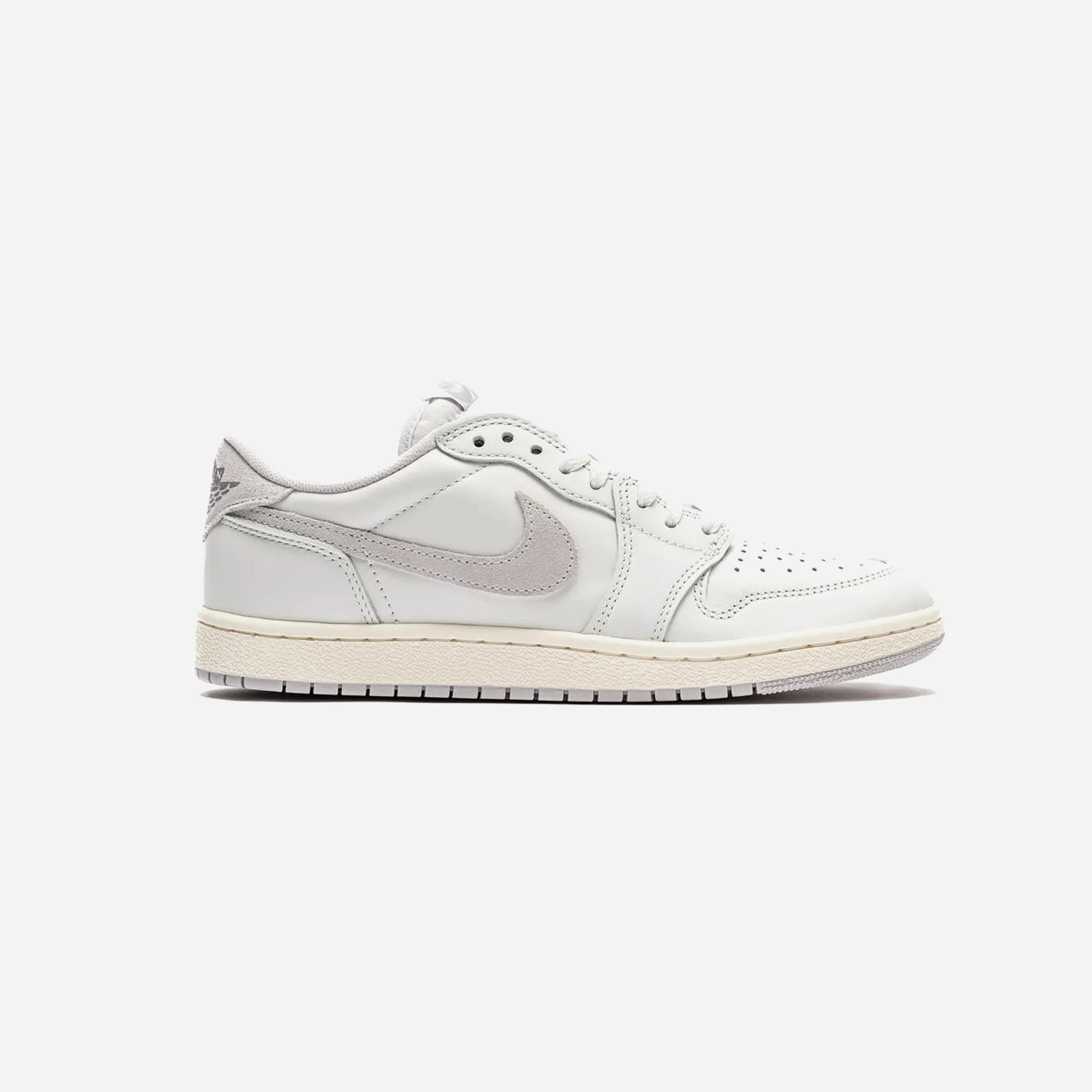 Nike Jordan 1 Low Neutral Grey Dynamic Motion