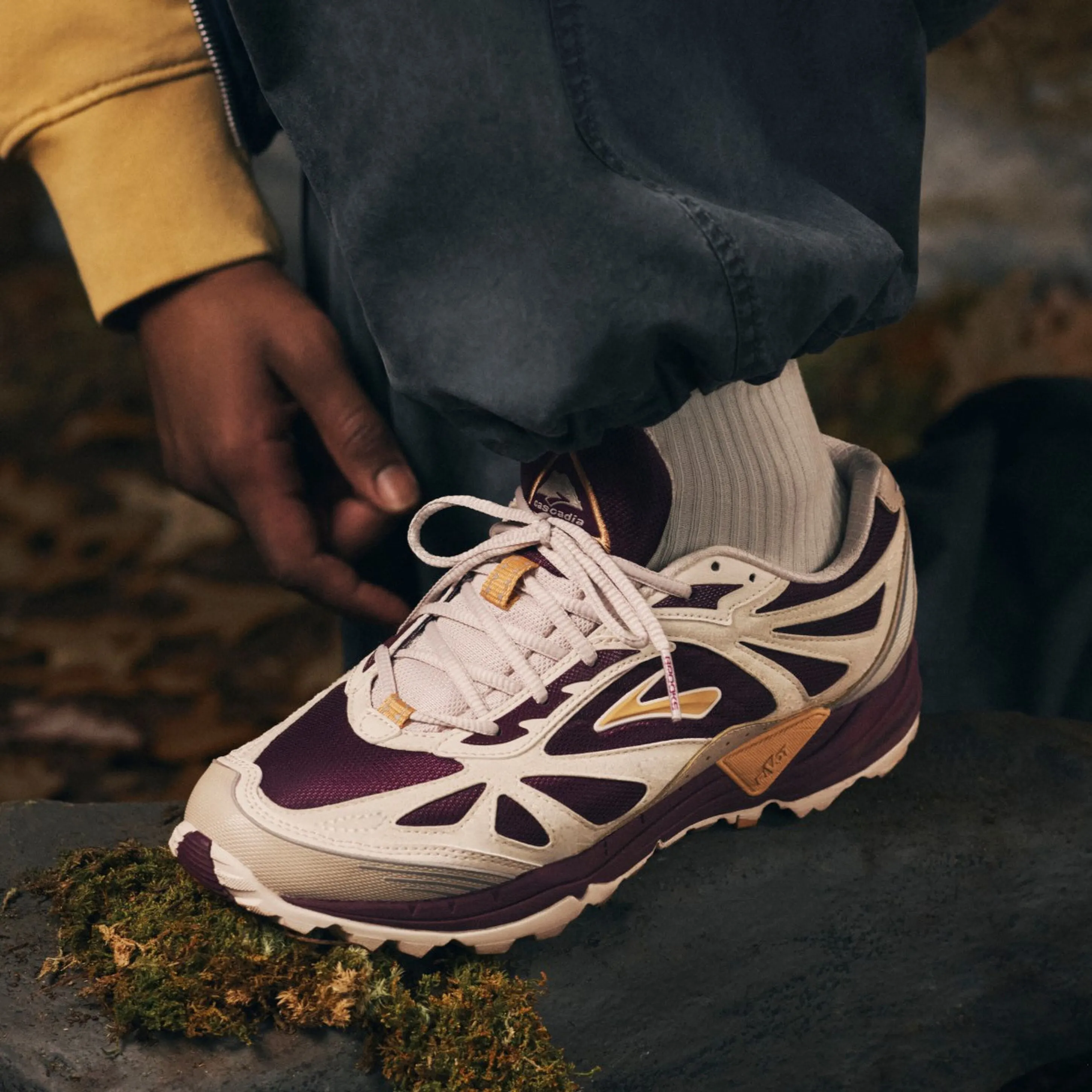 Reinforced Seams Pilates Cool Brooks Cascadia 1