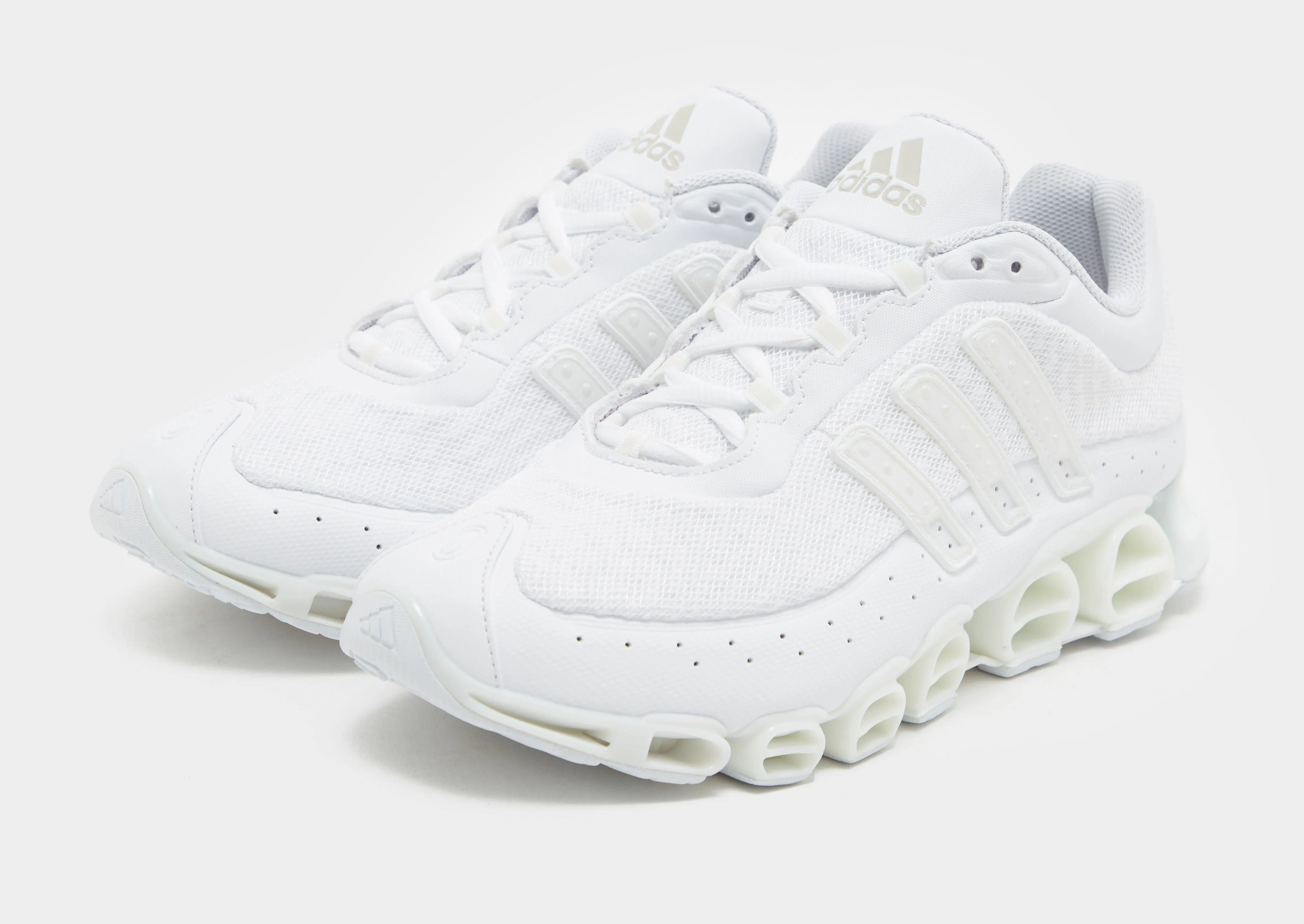 Megaride Textured Pattern Sturdy Outsole