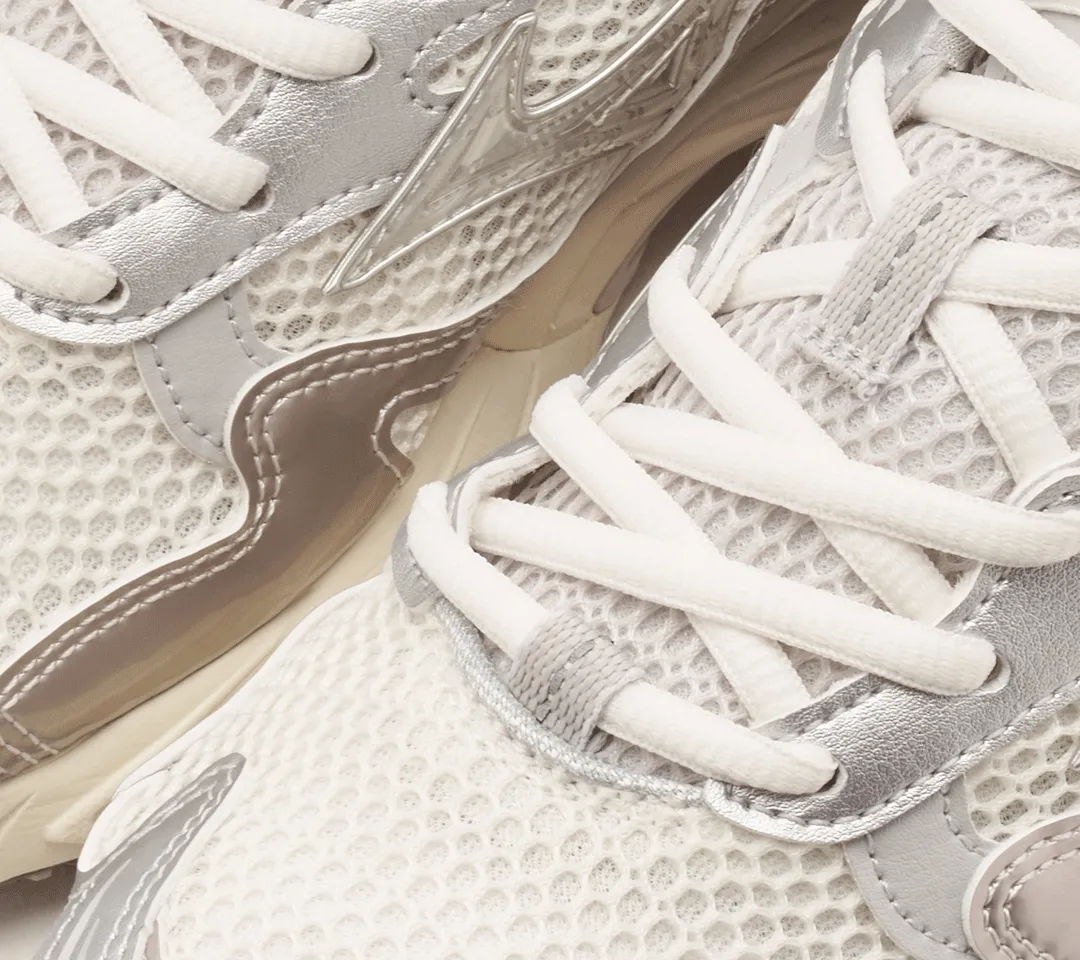 Earth Mood Hot Pick Mizuno Wave Rider 10 "Snow White"