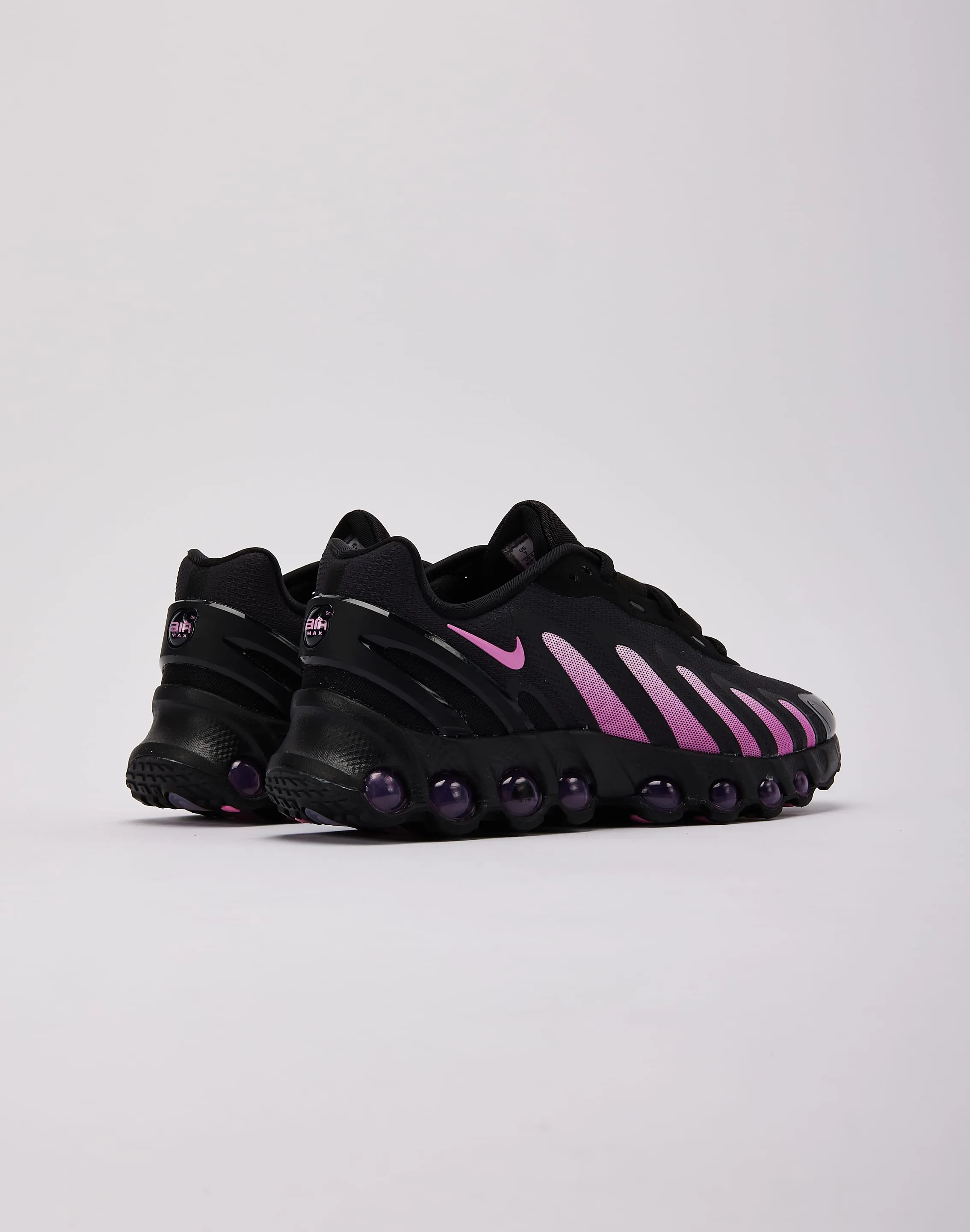 logo - debossed shoes Nike Air Max Dn8