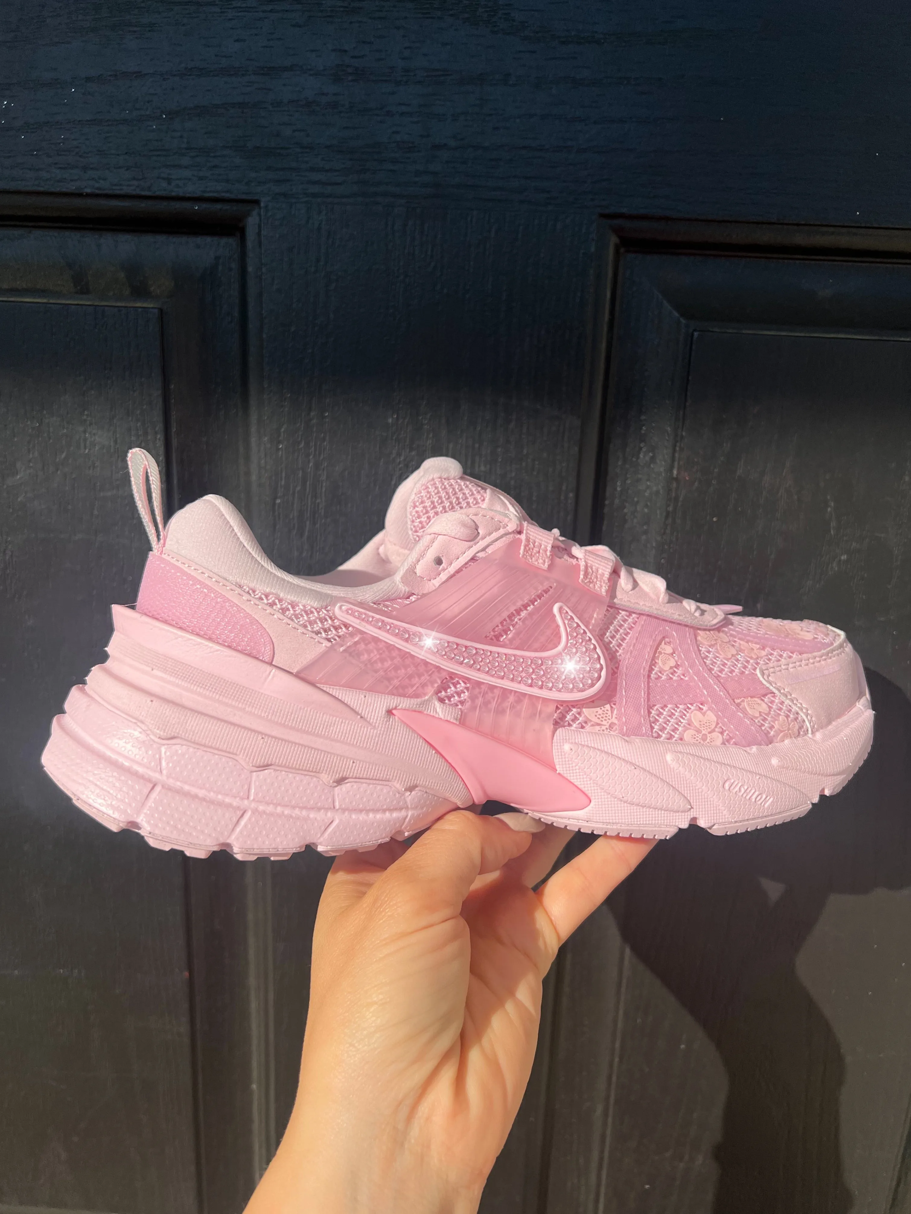 Motion Ease Timeless Accent Pink Lace Special Edition Swarovski Womens Nike V2K Shoes