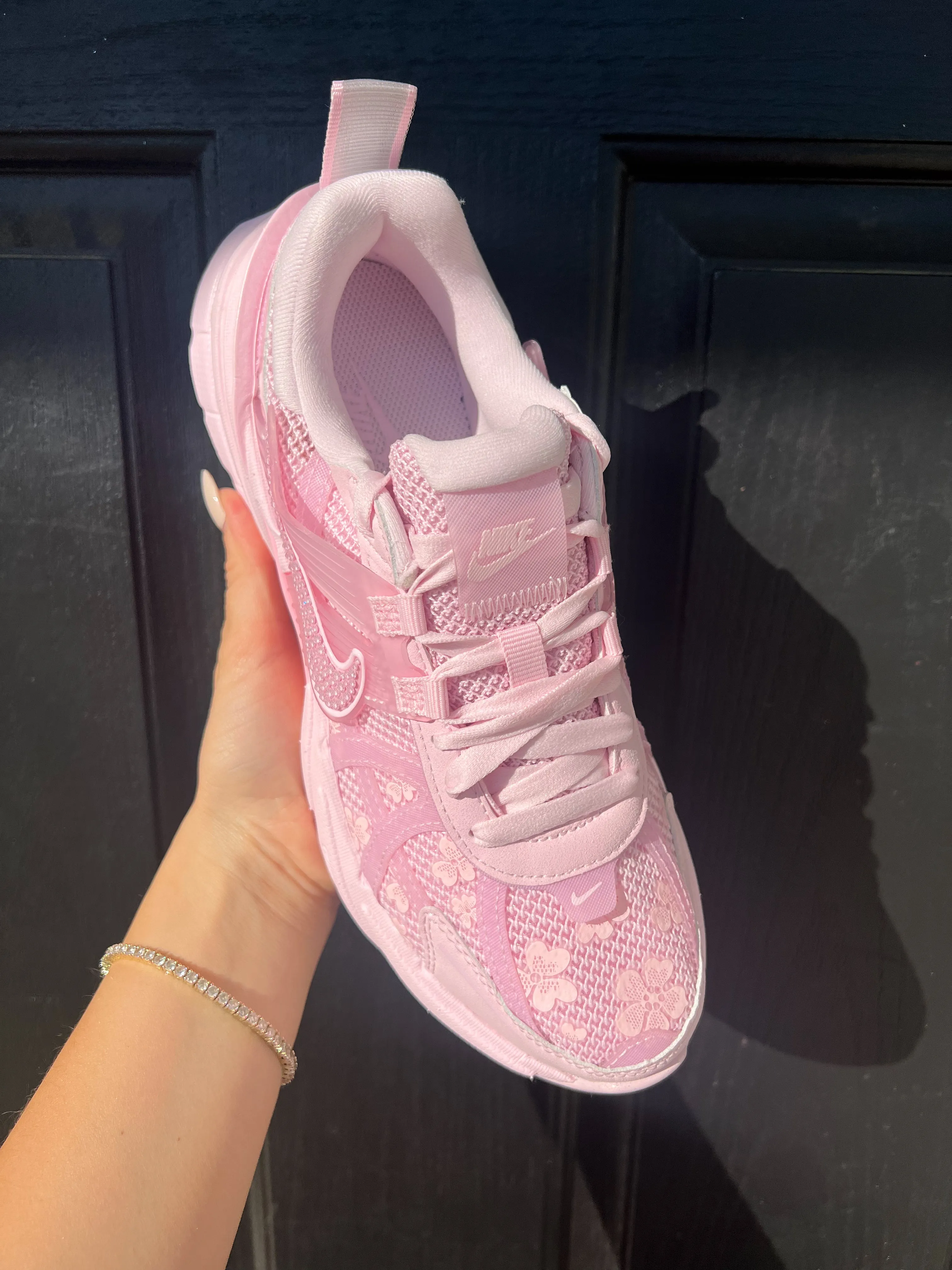 Cloud Light Step Support Pink Lace Special Edition Swarovski Womens Nike V2K Shoes