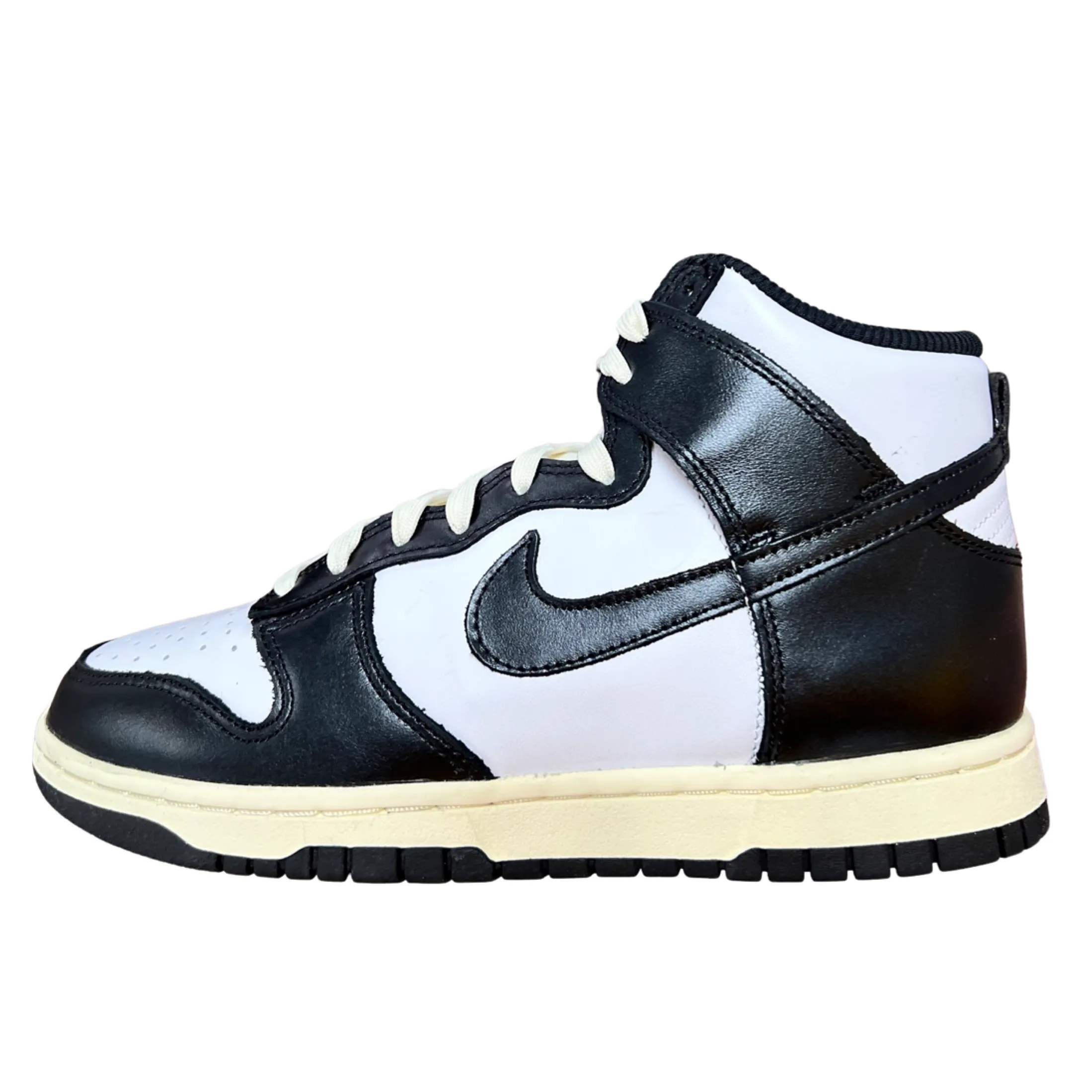 WMNS Nike Dunk High Vintage Black Walk Routine Breathable Edge