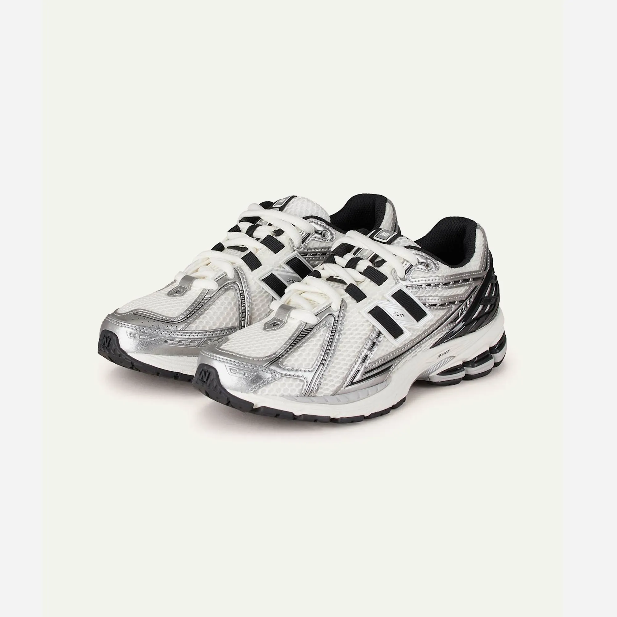 water - proof snug - fit New Balance 1906R Silver Black