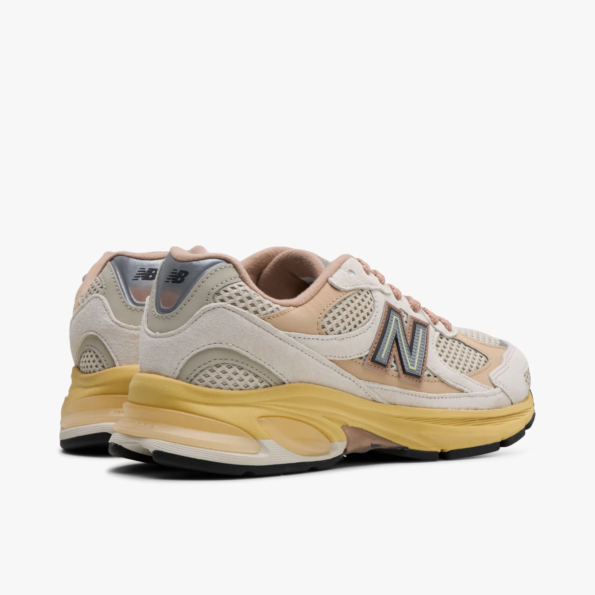 good grip shoe property New Balance 2010 Linen / Desert Clay