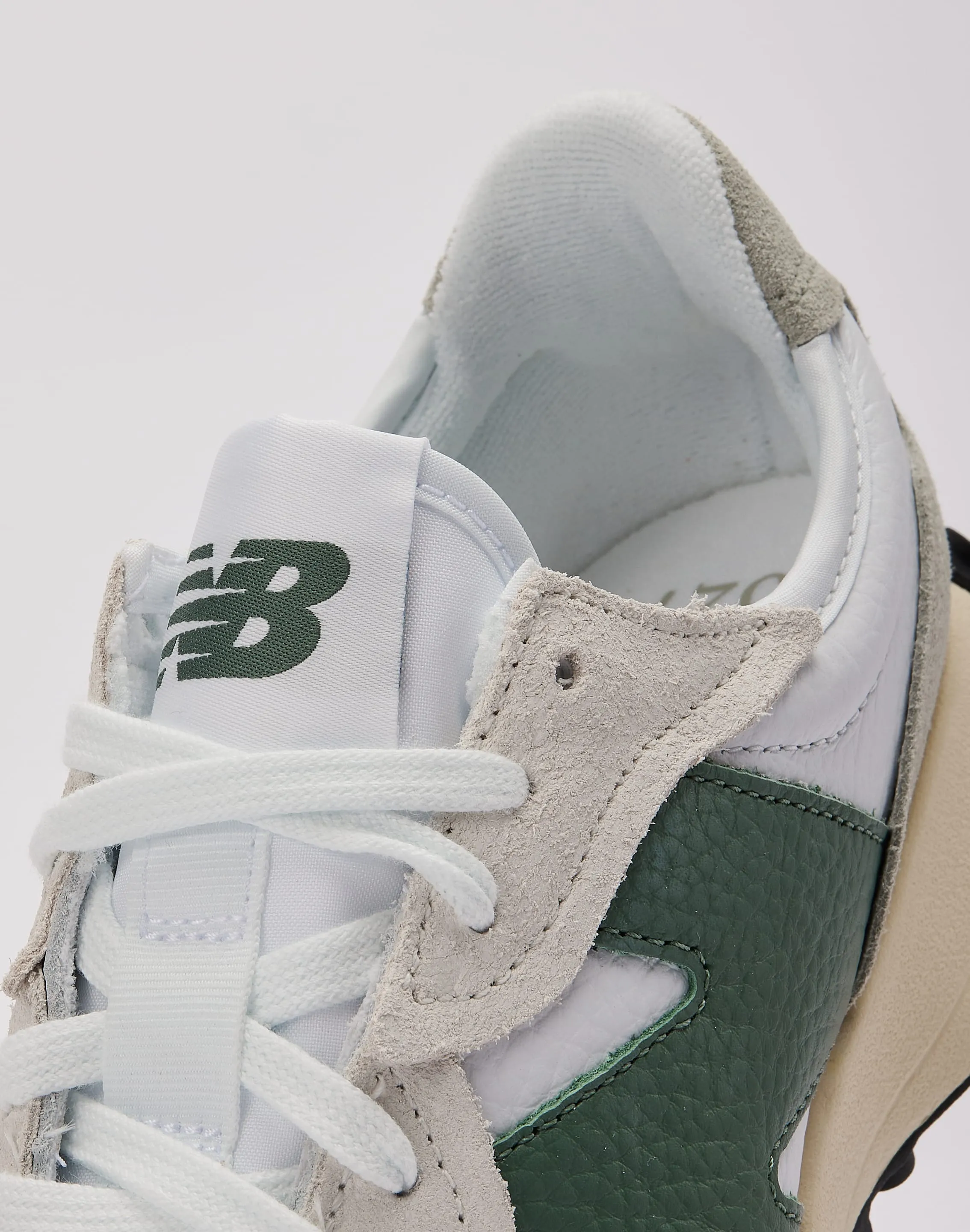 running shoes for professional female runners New Balance 327