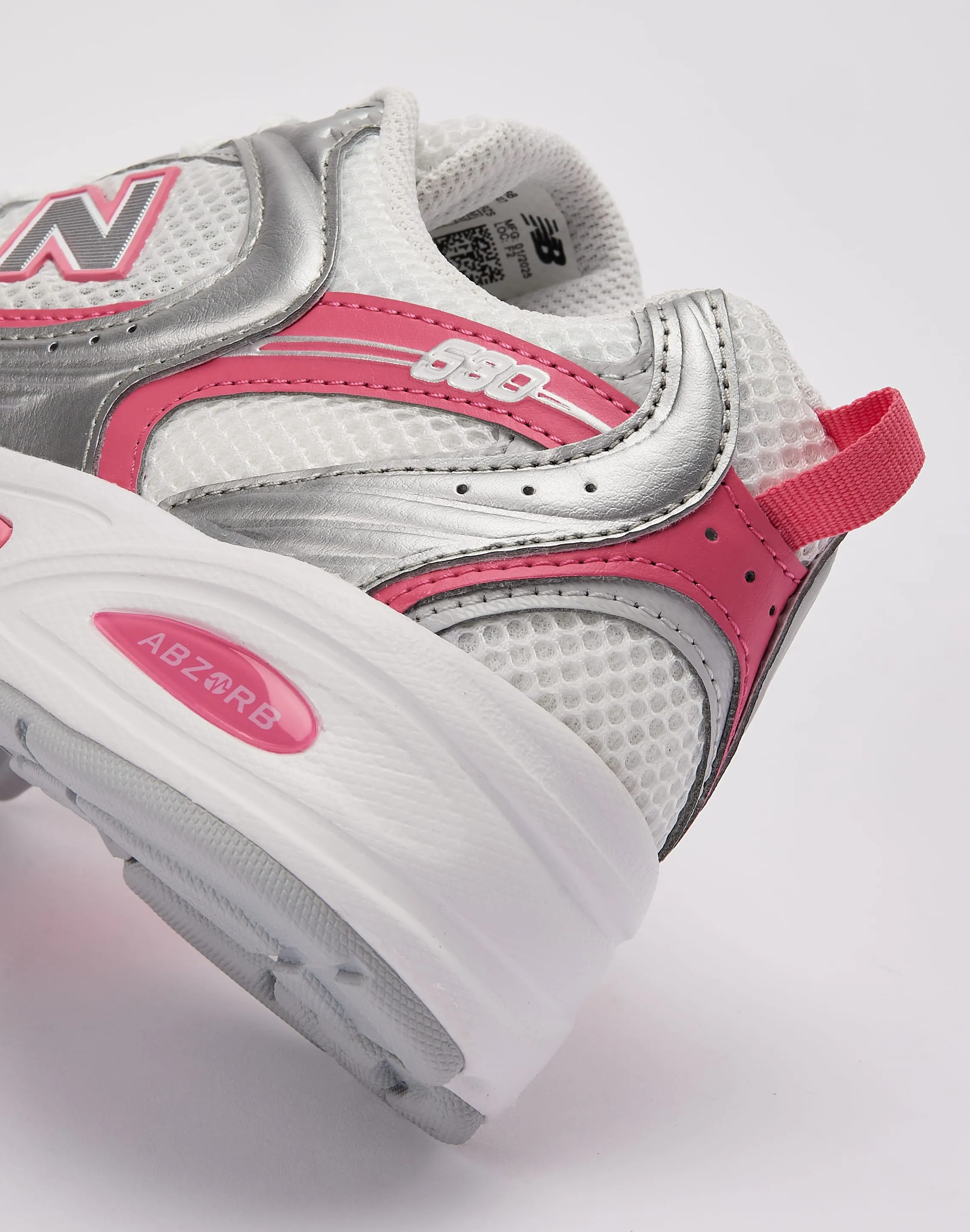 Daily Commuter professional runner's shoe option New Balance 530