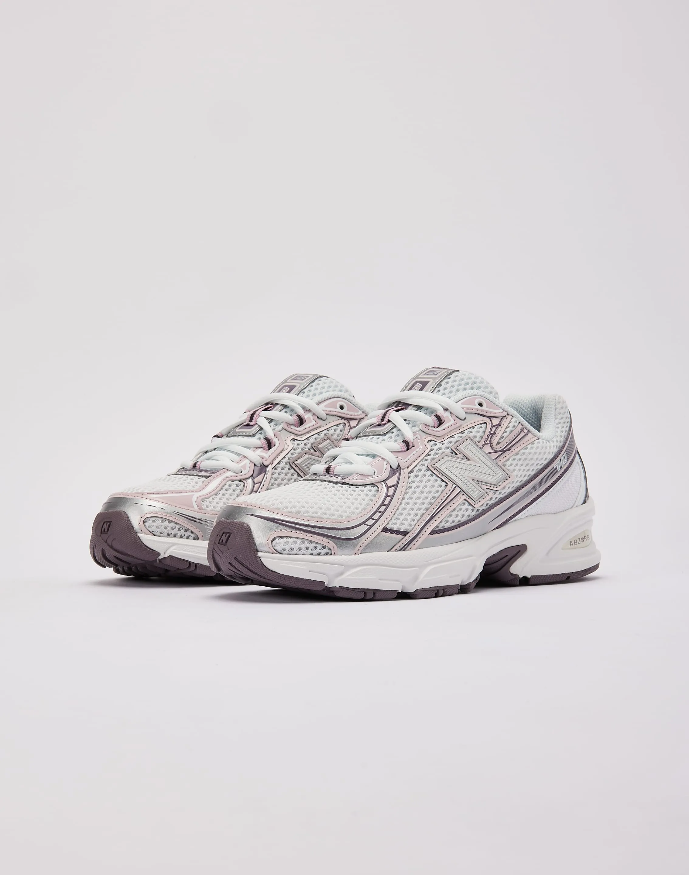 high - rebound shoes Foot Flexibility New Balance 740