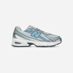 New Balance 740v2 Blue Agate White running with a fanny pack stylish sports shoes