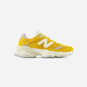 Luxury New Balance 9060 Varsity Gold