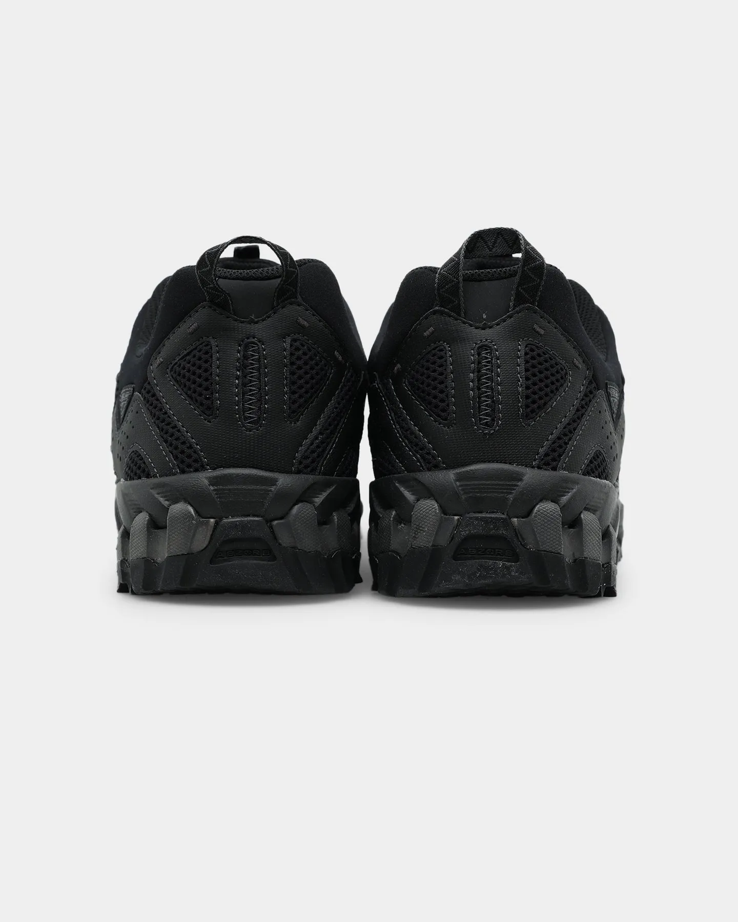 New Balance ML610TBB Black Petite Fit