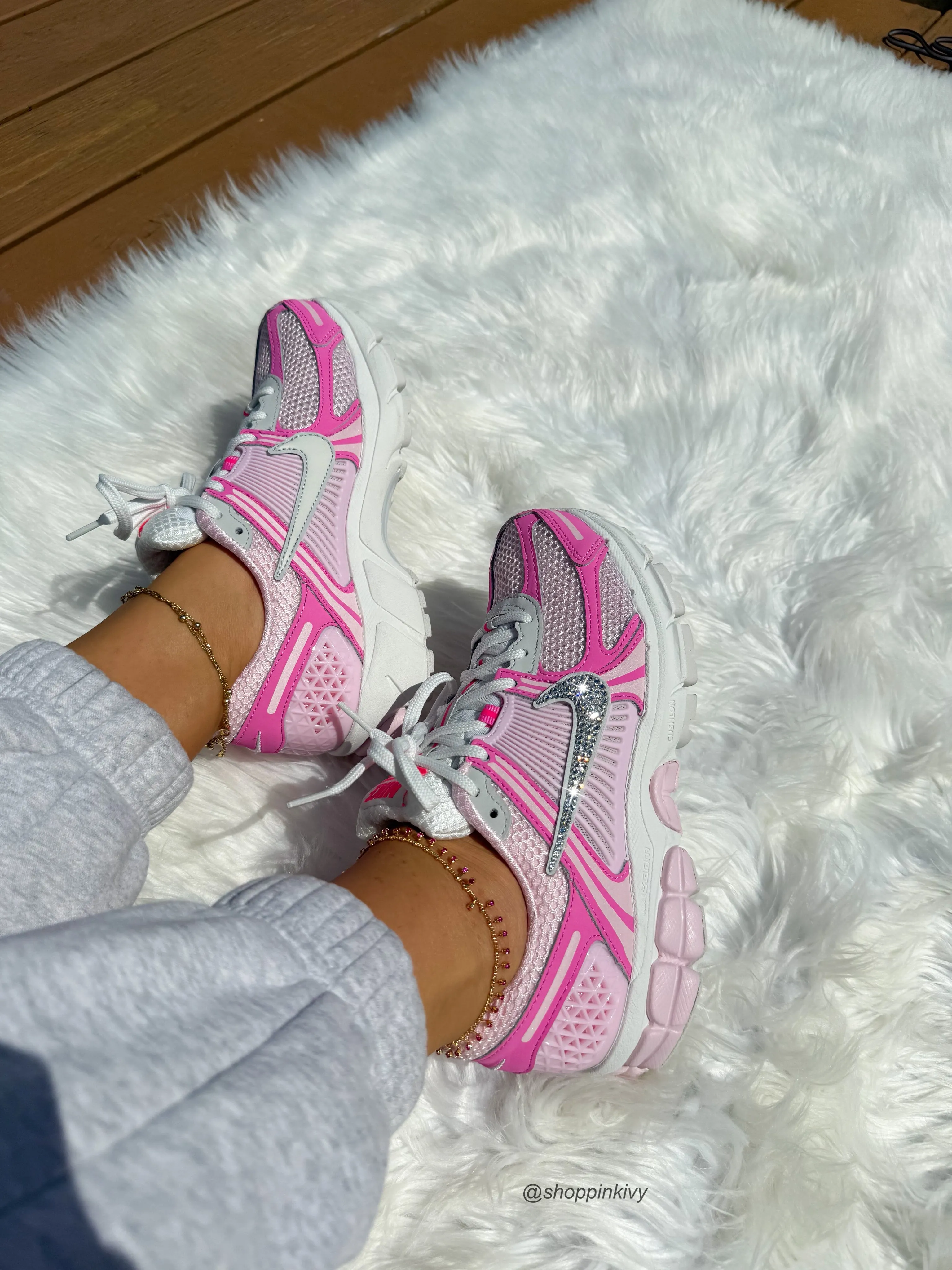 Flexible Midsole Premium cushioning New Bubblegum Hot Pink Swarovski Women Nike Vomero 5