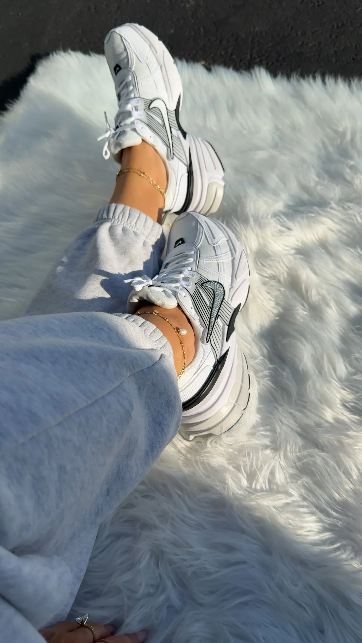 Pointed Toe ?NEW? White and Black Swarovski Womens Nike Shoes