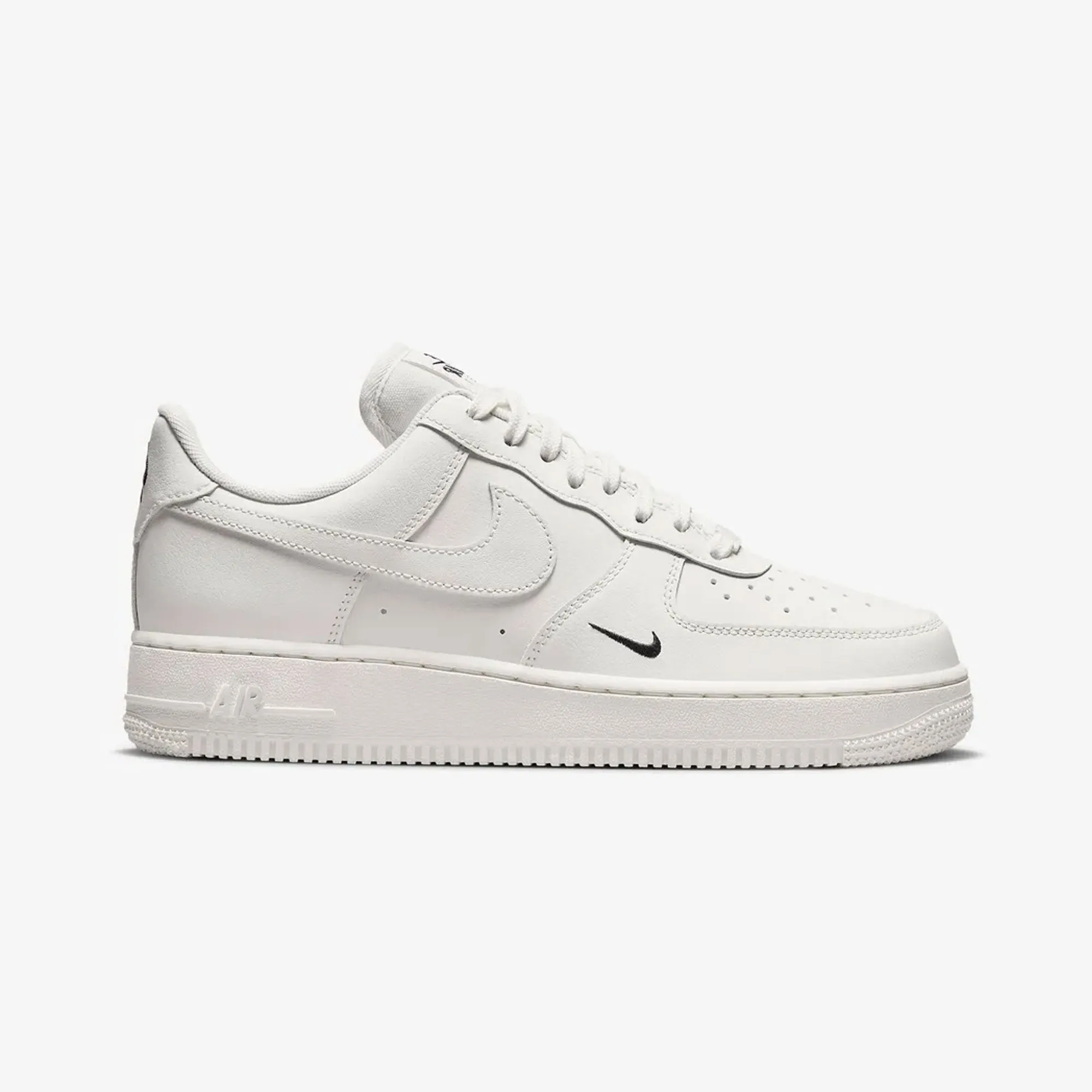 NIKE | AIR FORCE 1 '07 ESSENTIAL { SAIL/SAIL-BLACK Canvas Material All Day Comfort Design