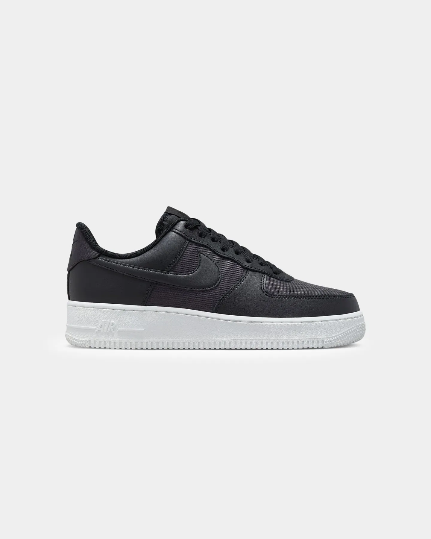 Free Pace Corner Style Nike Air Force 1 '07 LV8 Black/Black