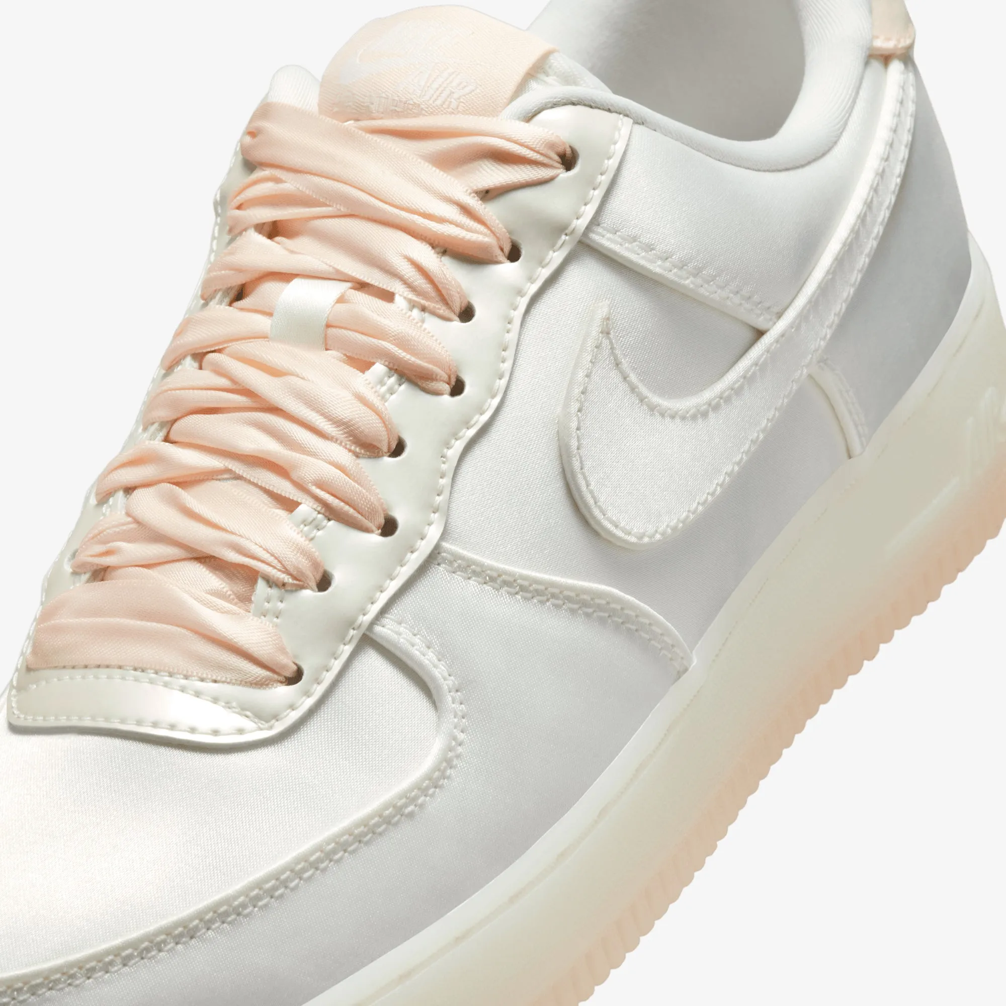 NIKE | AIR FORCE 1 '07 LV8 { SAIL/SAIL-BARELY ORANGE Adaptive Motion