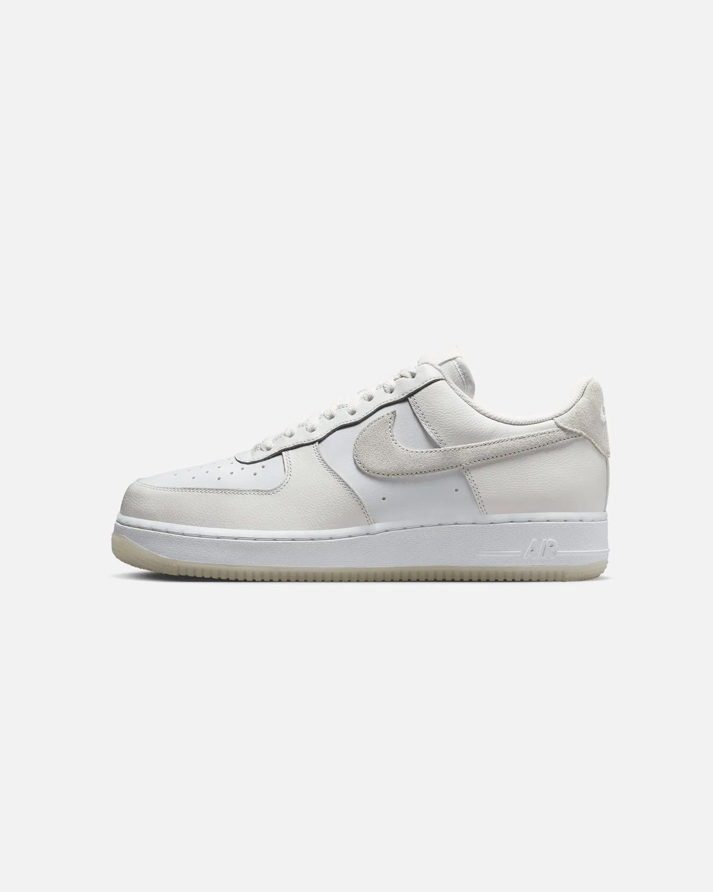 Leg Long Shine Tone Nike Air Force 1 '07 LV8 White/Phantom