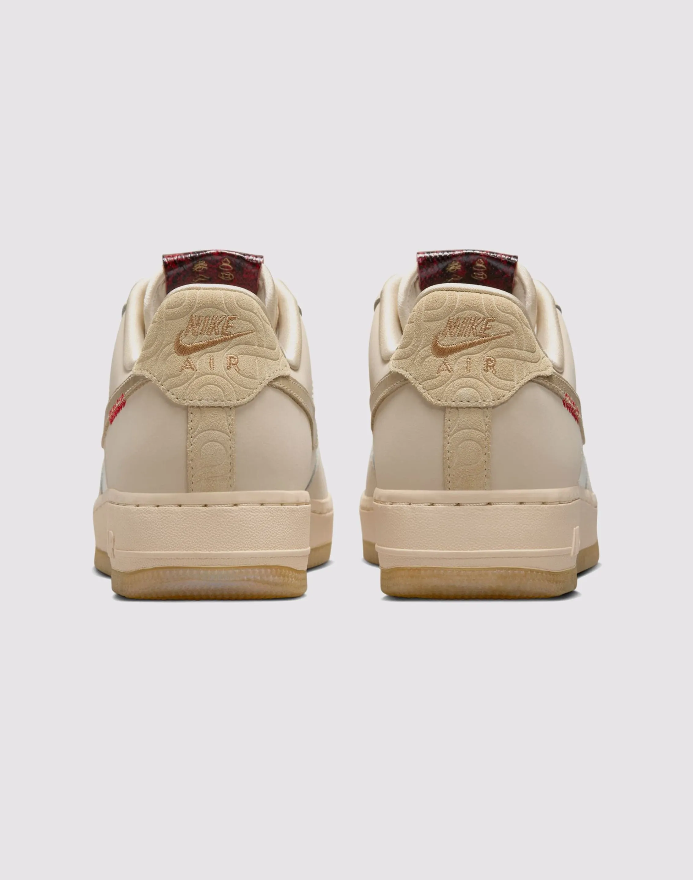 Sneakers Comfort Fit Slip Resistant Grooves Nike Air Force 1 '07 LX