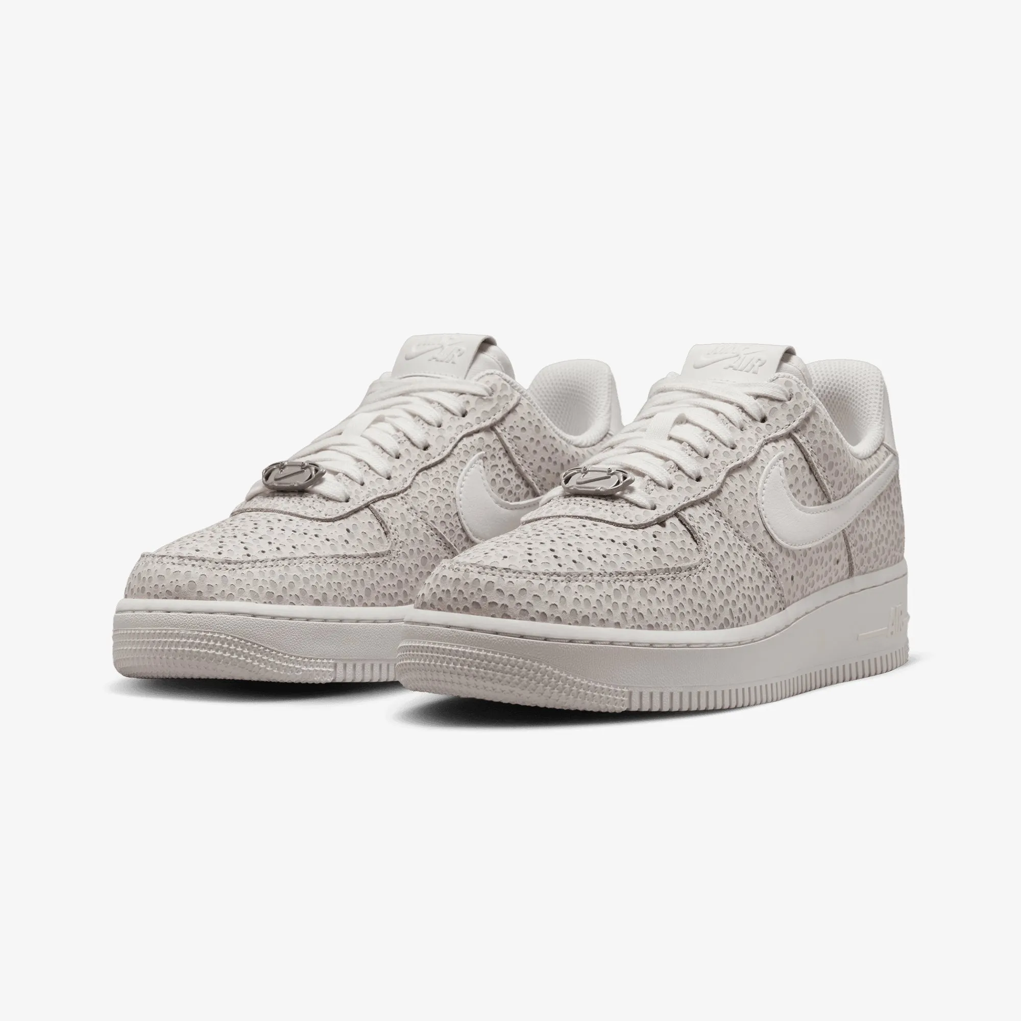 Nike | AIR FORCE 1 '07 PREMIUM { PHANTOM/METALLIC SILVER-SAIL Smart Style Stable Grip