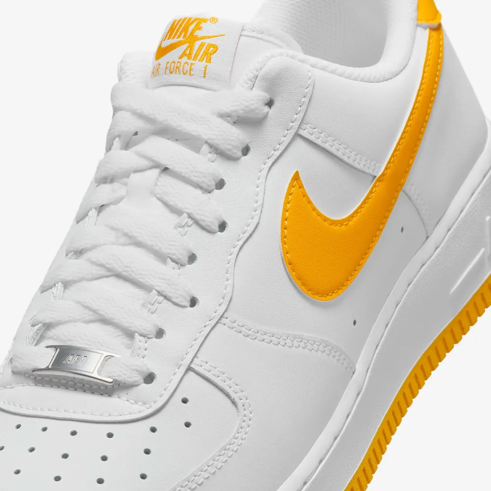 Bold Pattern Stable Move NIKE | AIR FORCE 1 '07 { WHITE/UNIVERSITY GOLD-WHITE