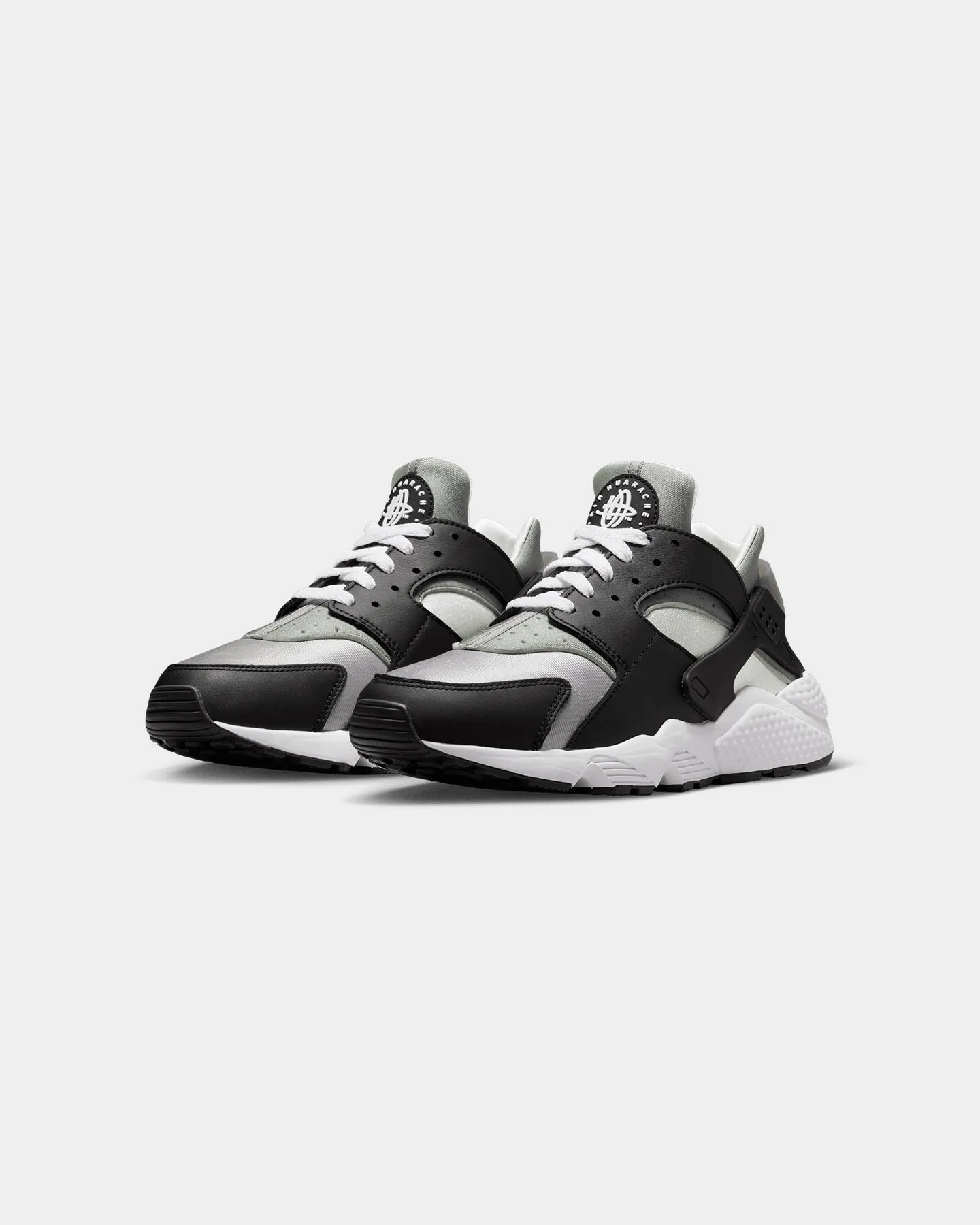 Nike Air Huarache Black/White-Neutral Flexible Fit City Adventure Zen Step