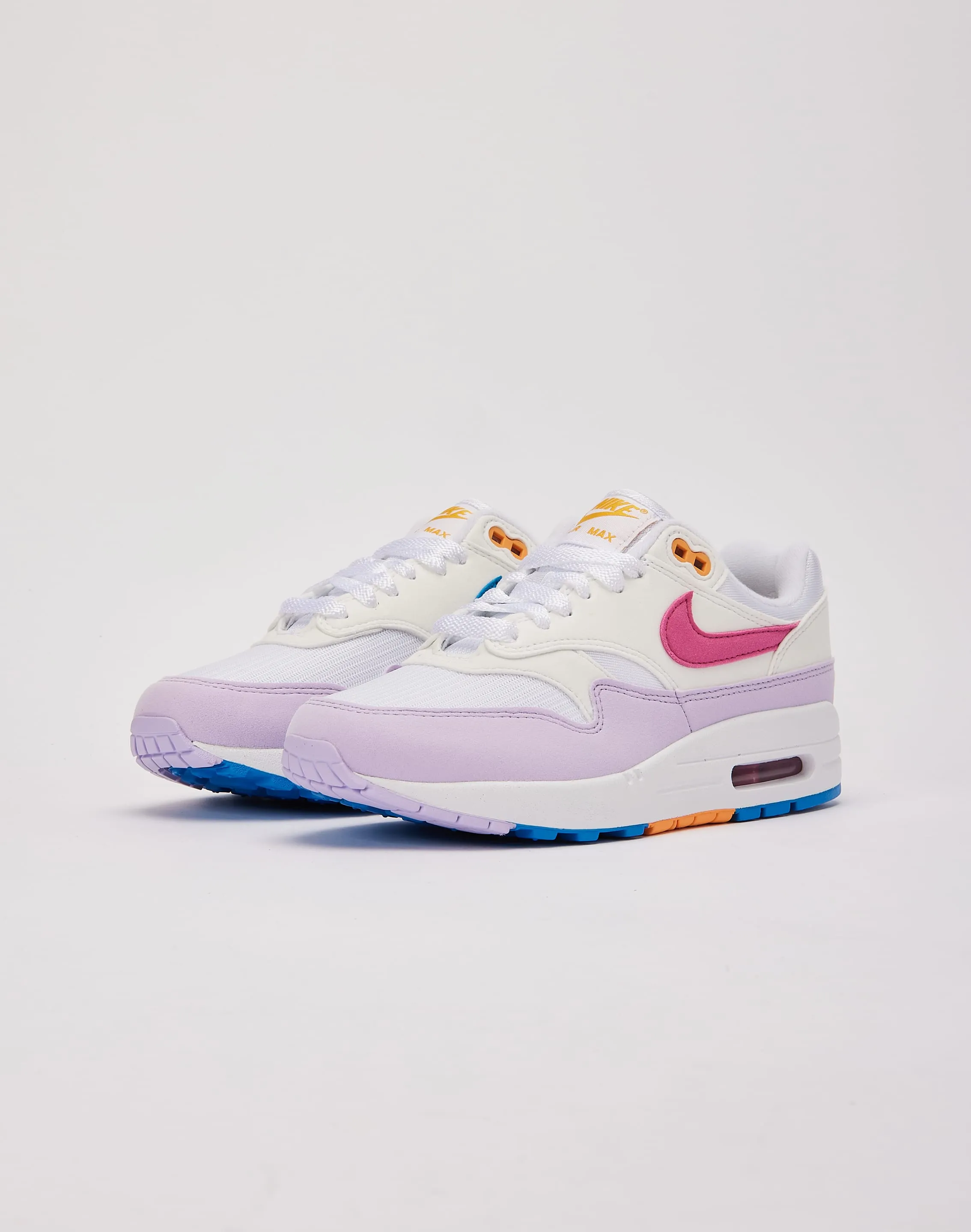 running for team goals Nike Air Max 1 '87