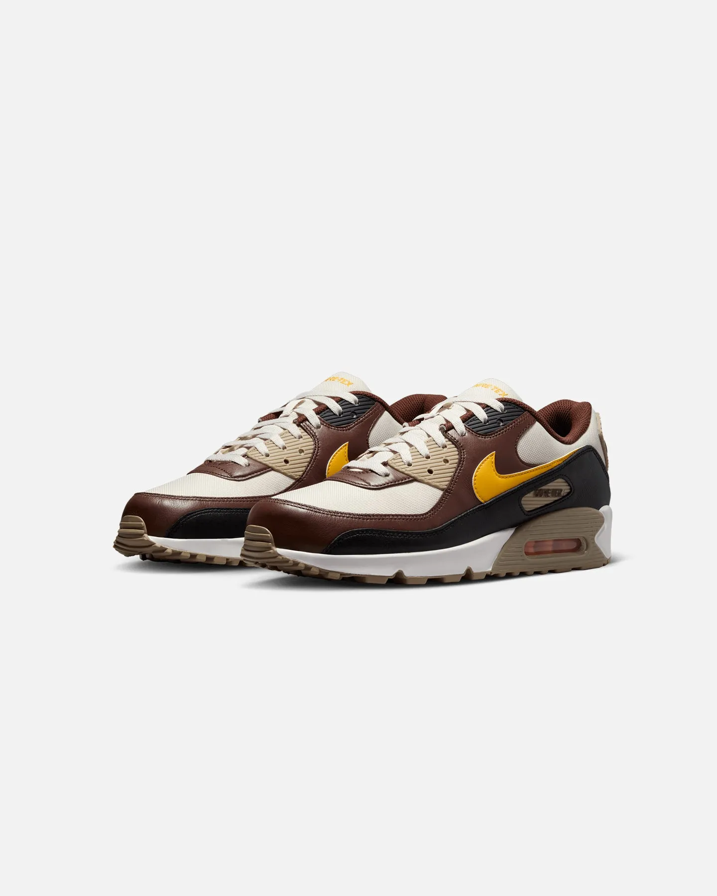 Effortless Ease Minimalist Lacing Nike Air Max 90 GORE-TEX Cocao Wow