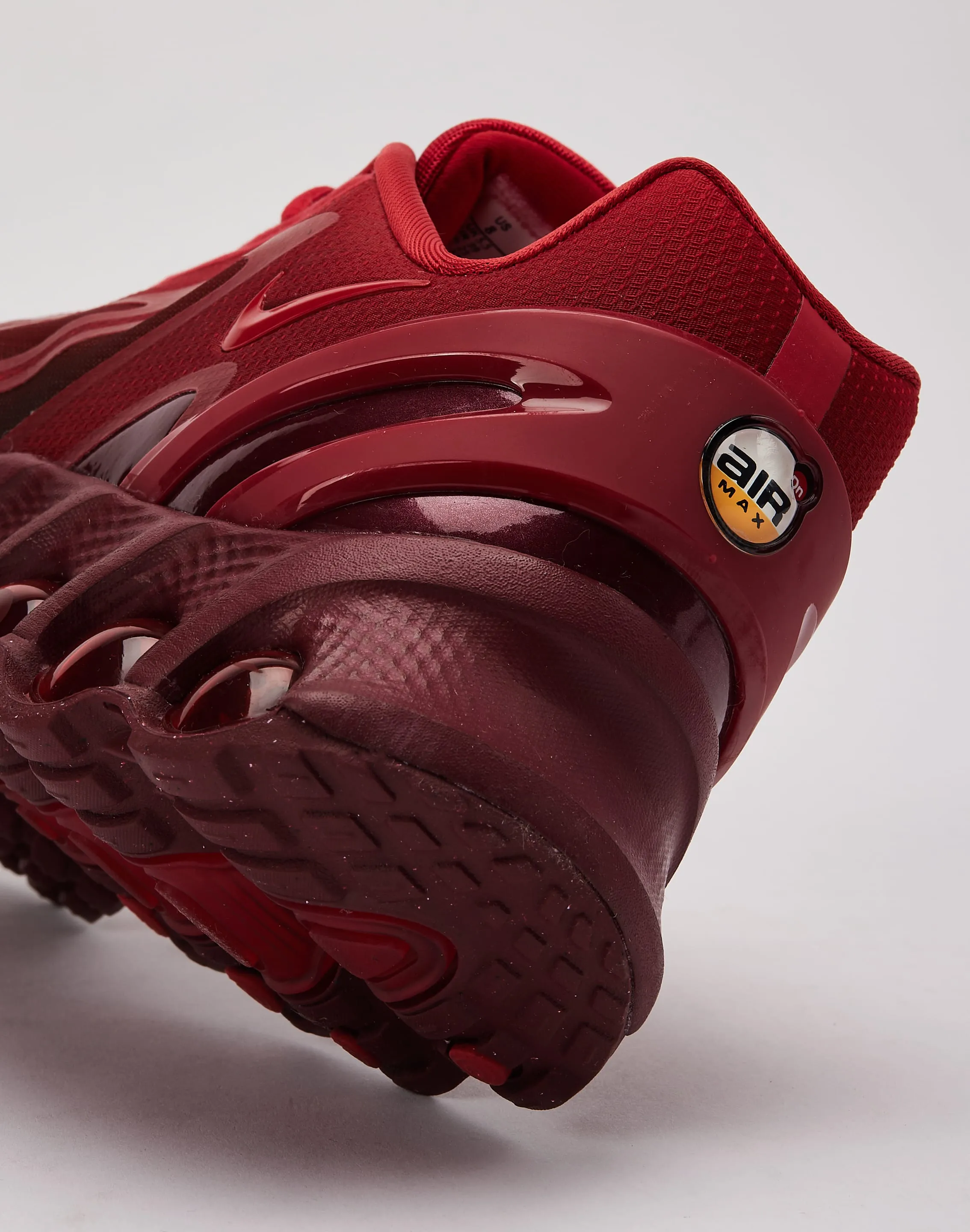 Nike Air Max Dn8 embossed running shoes indoor accessory