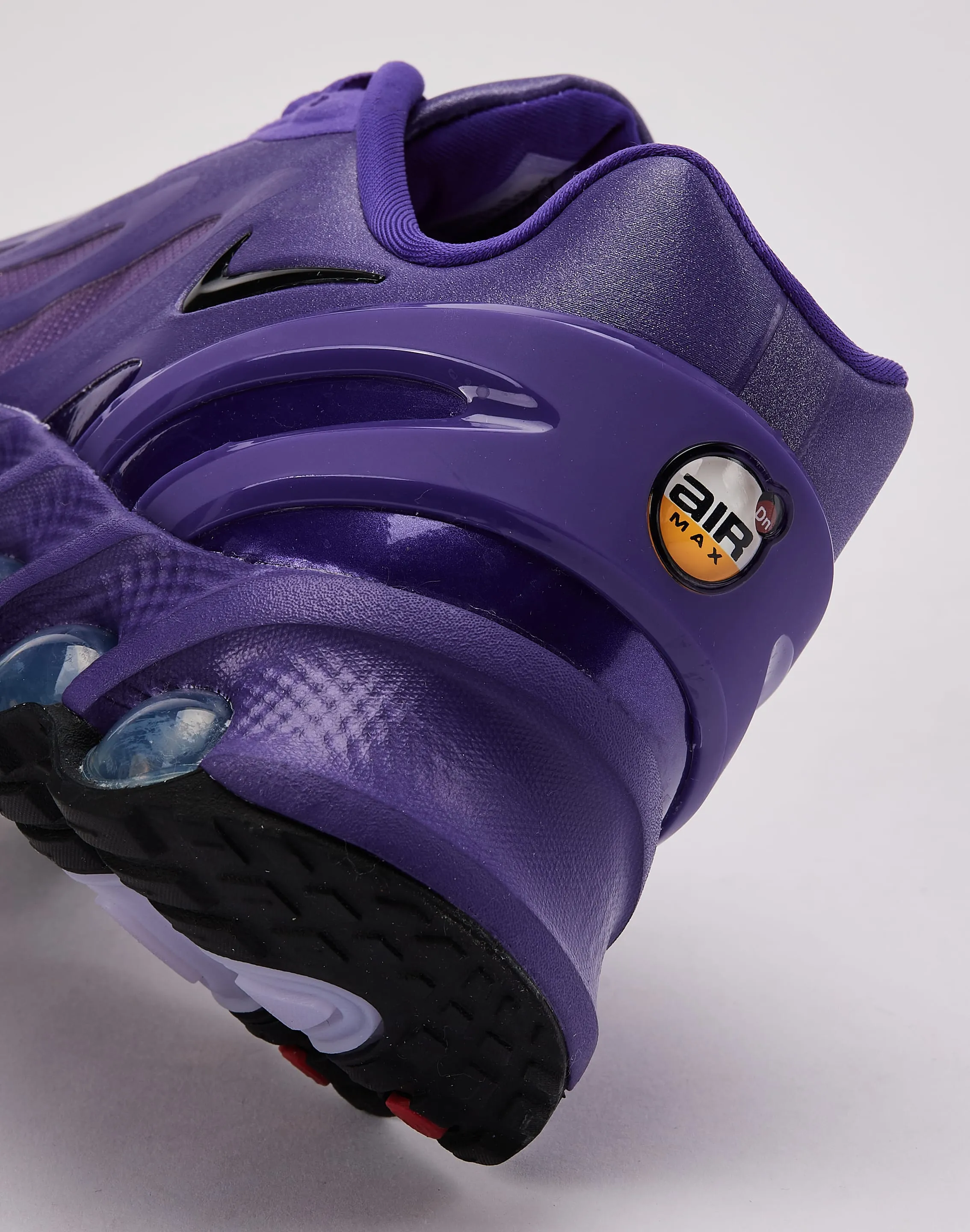 Nike Air Max Dn8 Excellent traction cricket shoes