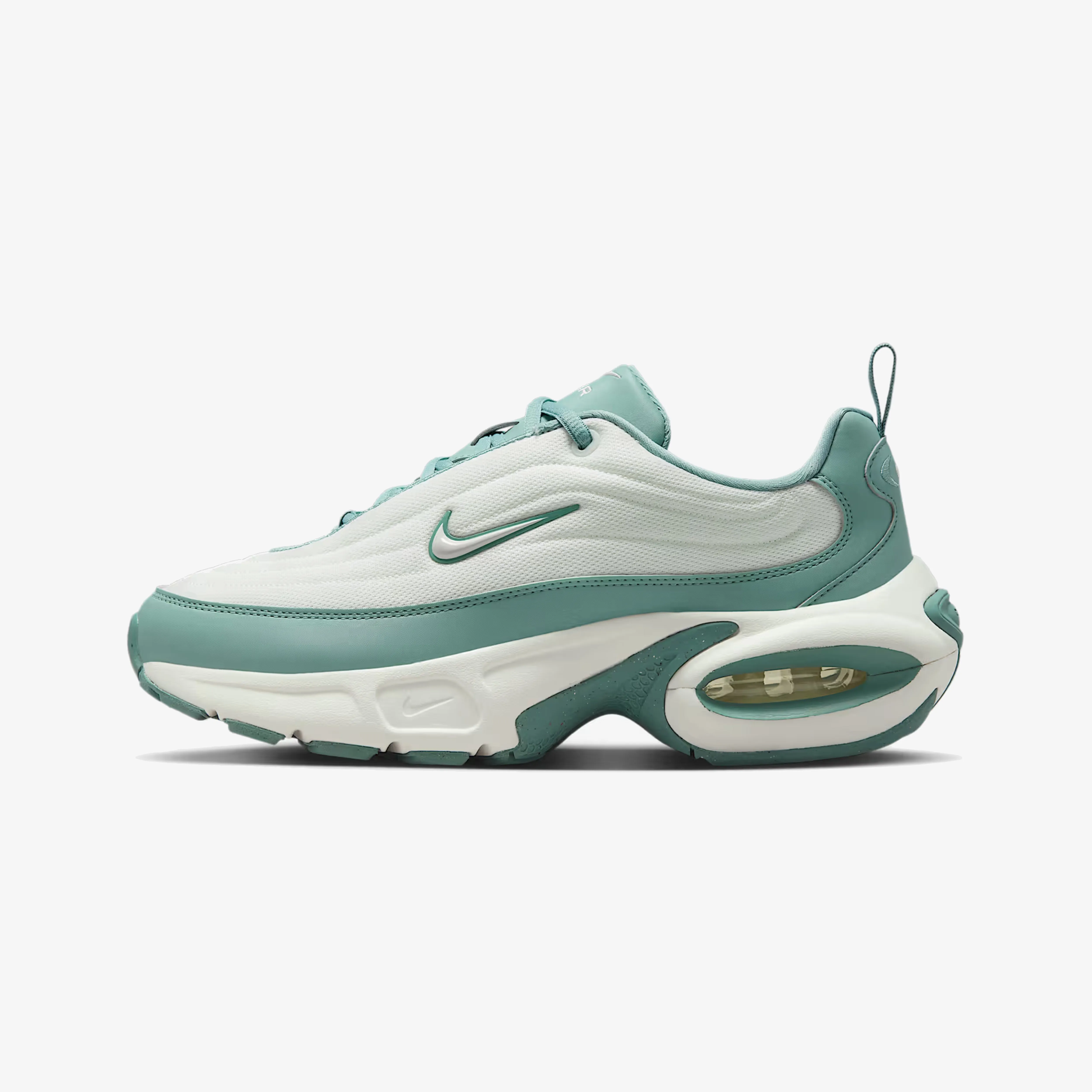 Anti Slip Tread Pattern Non Irritating Seams Nike | AIR MAX PORTAL { CANNON/SAIL