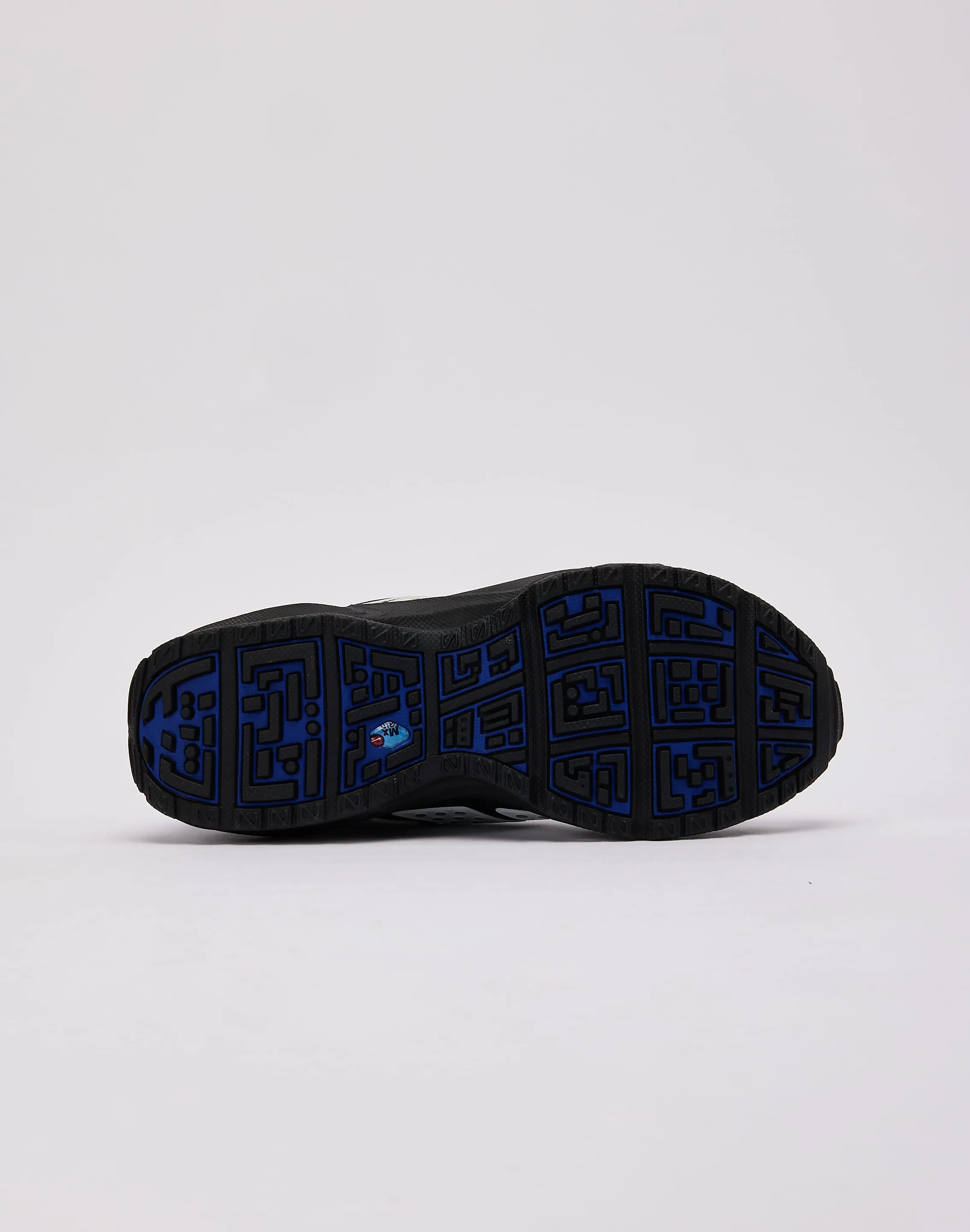 Nike Air Max SNDR 'Deep Night' running in dry tracks shoes