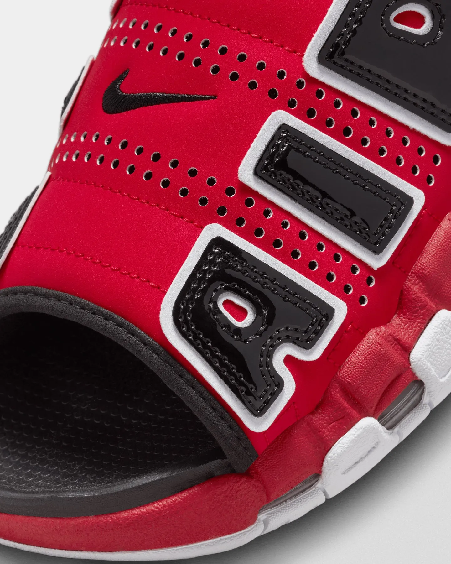 Nike Air More Uptempo Slide University Red/White group walk evening run