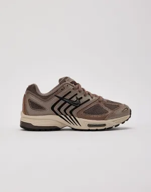 solid - leather shoes collector's - item running gear Nike Air Pegasus 2005