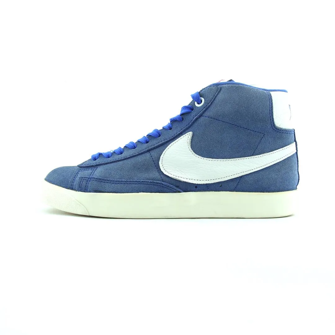 evening walk NIKE BLAZER MID