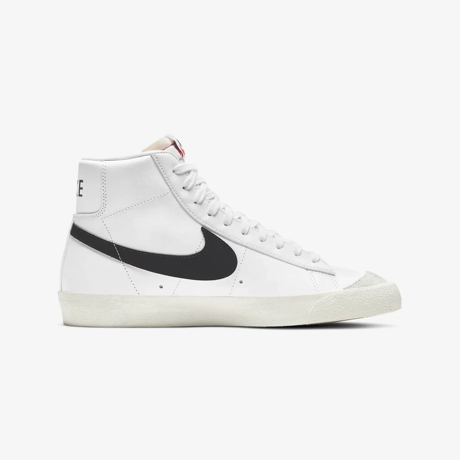 Nike | BLAZER MID'77 VINTAGE { BLACK/WHITE Light   Weight Design Wear Anytime