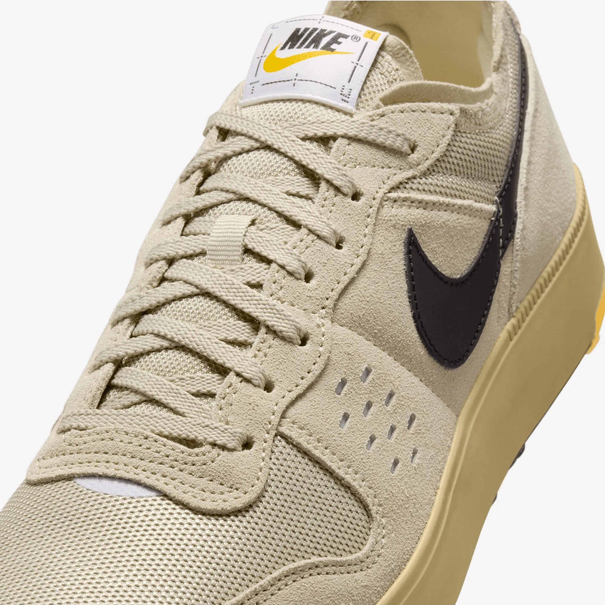 training performance Nike | C1TY { DESERT KHAKI/BLACK-PARACHUTE BEIGE