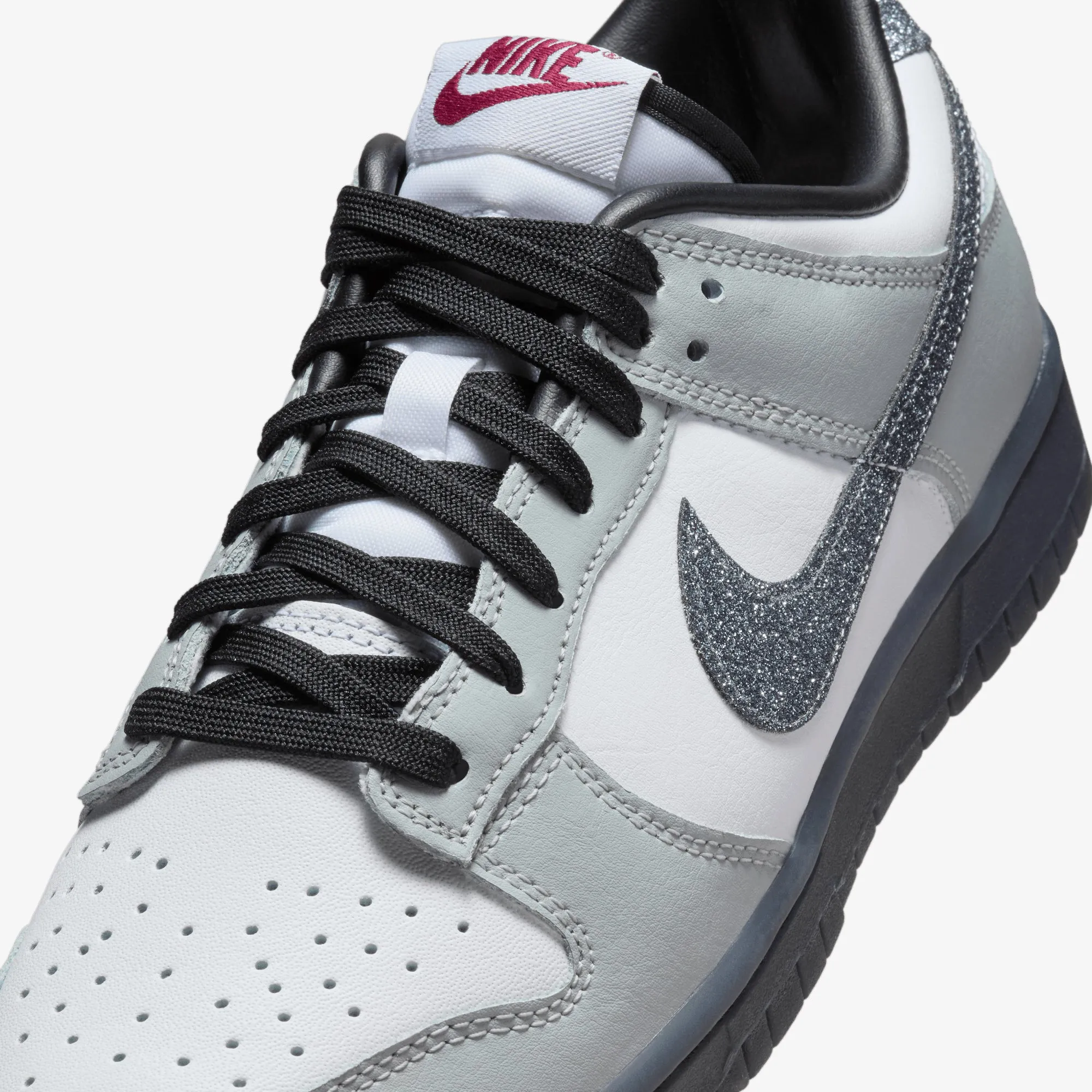 NIKE | DUNK LOW LX { WHITE/MULTI-COLOR-WHITE-LT SMOKE GREY Chic Fit