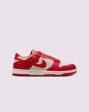 Moisture Wicking Layer Molded Heel Nike Dunk Low "Roses"