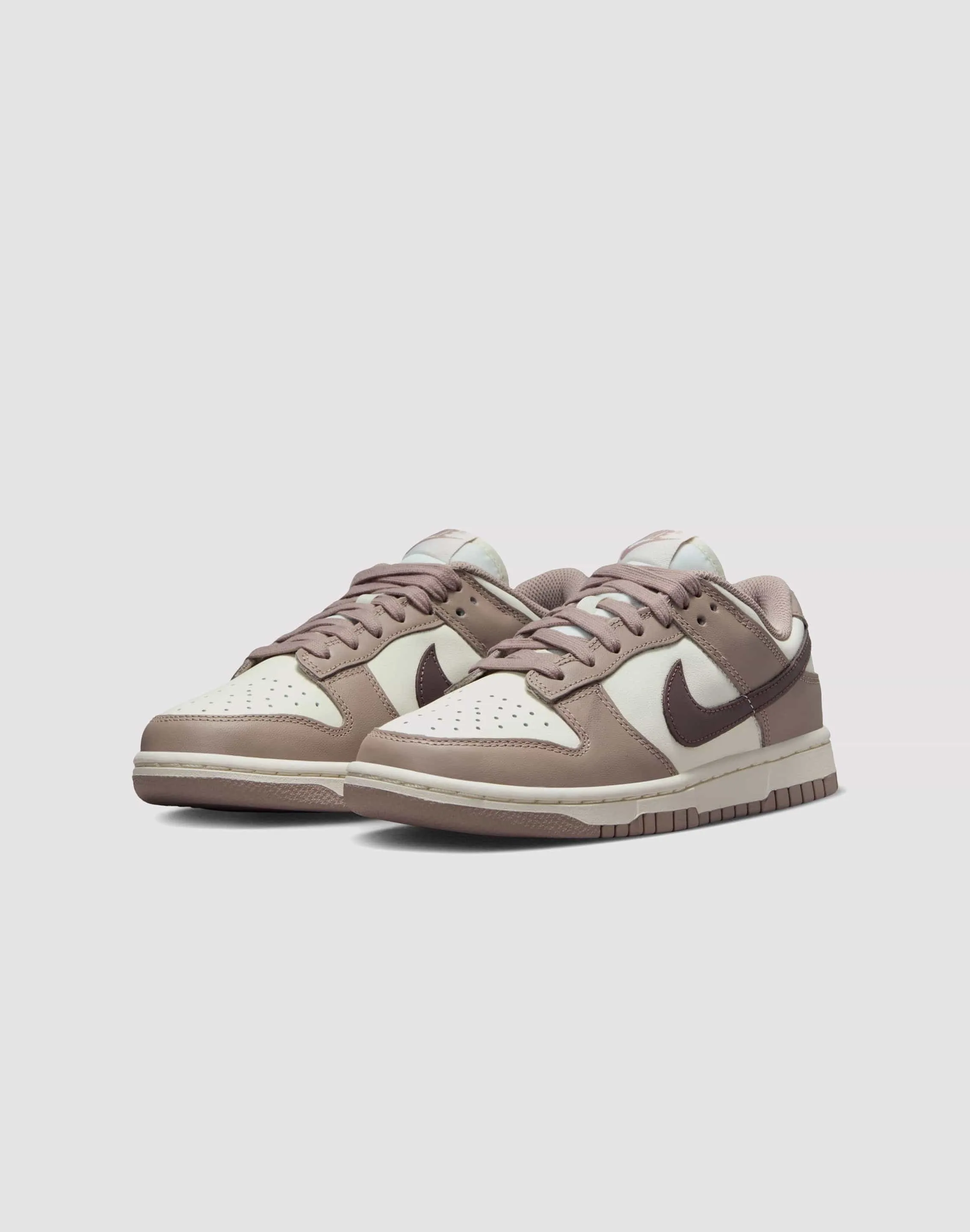 Nike Dunk Low "Sail/Plum Eclipse/Diffused Taupe" walking shoes