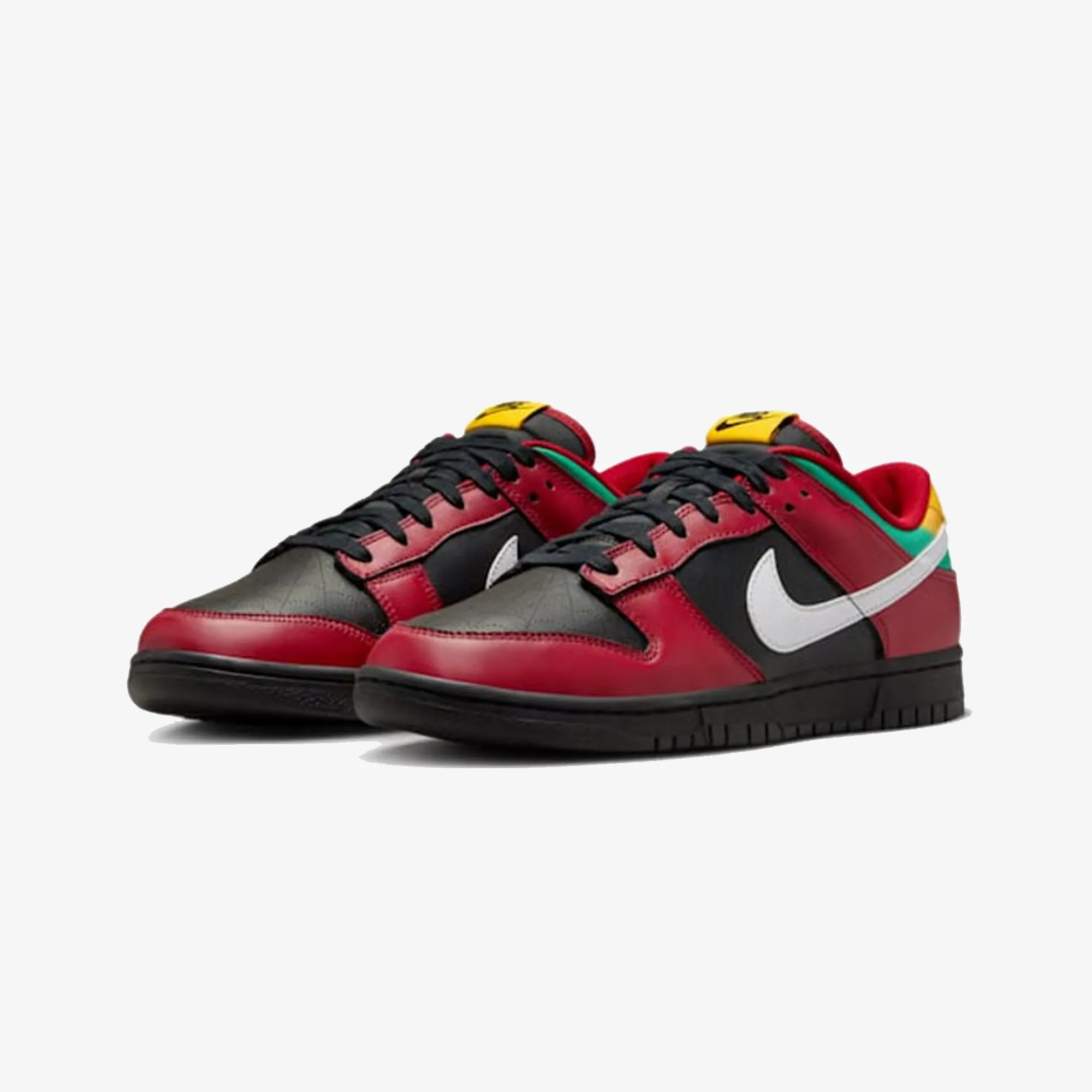 All-weather look NIKE | DUNK LOW RETRO { BLACK/WHITE-GYM RED-UNIVERSITY GOLD