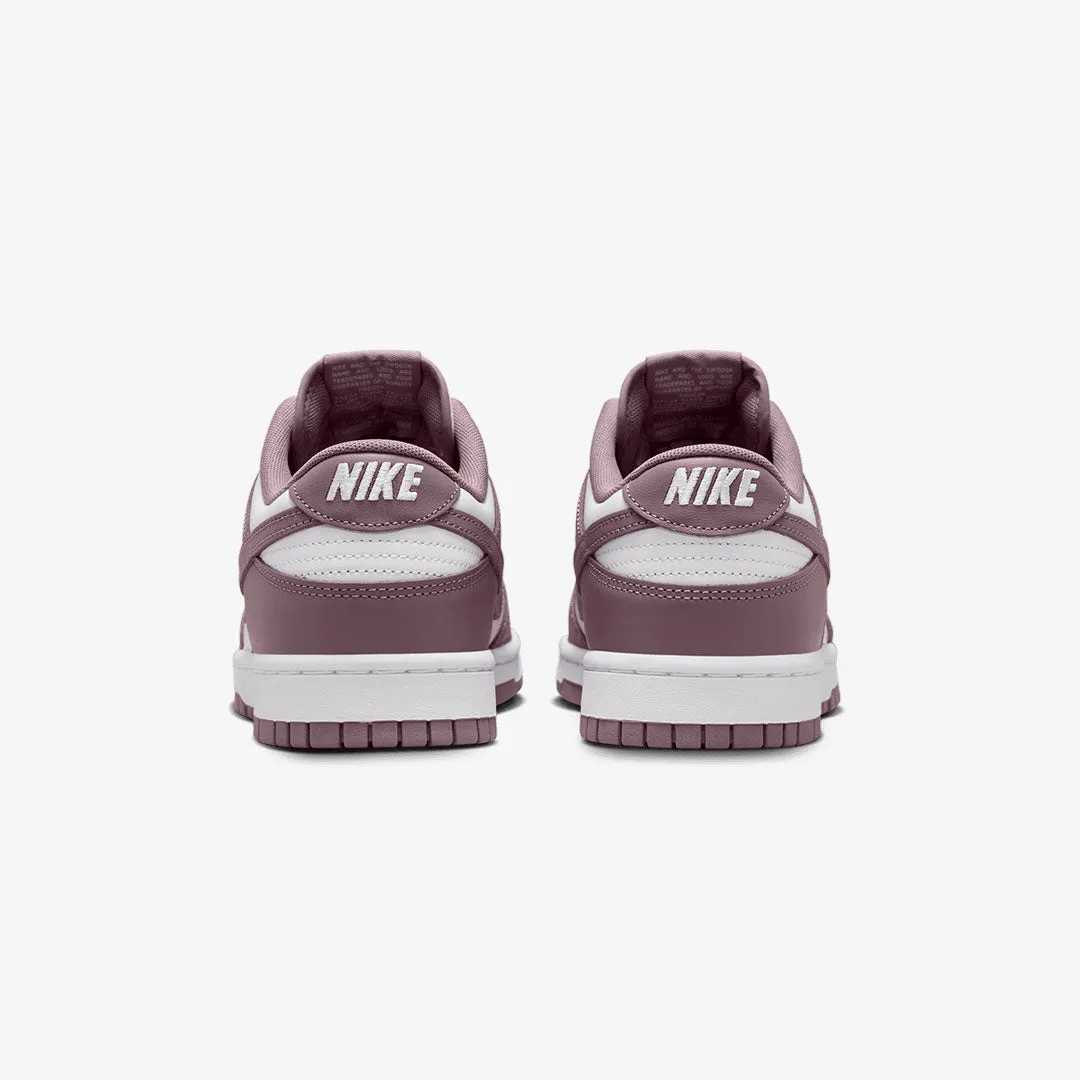 NIKE | DUNK LOW RETRO { WHITE/WHITE/TAUPE GREY Shine Finish Cool Finish