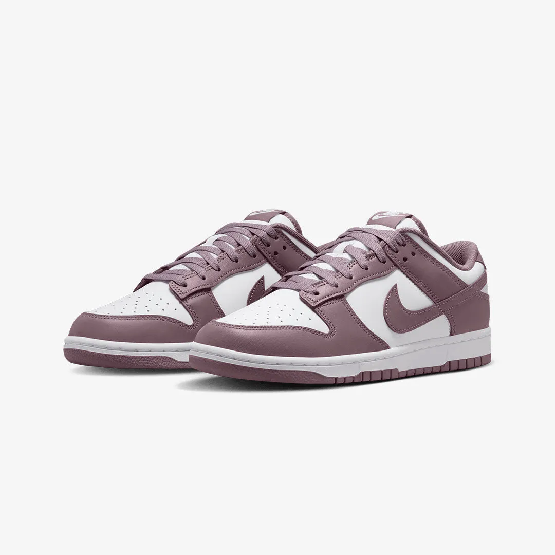 Cushioned heel Urban NIKE | DUNK LOW RETRO { WHITE/WHITE/TAUPE GREY