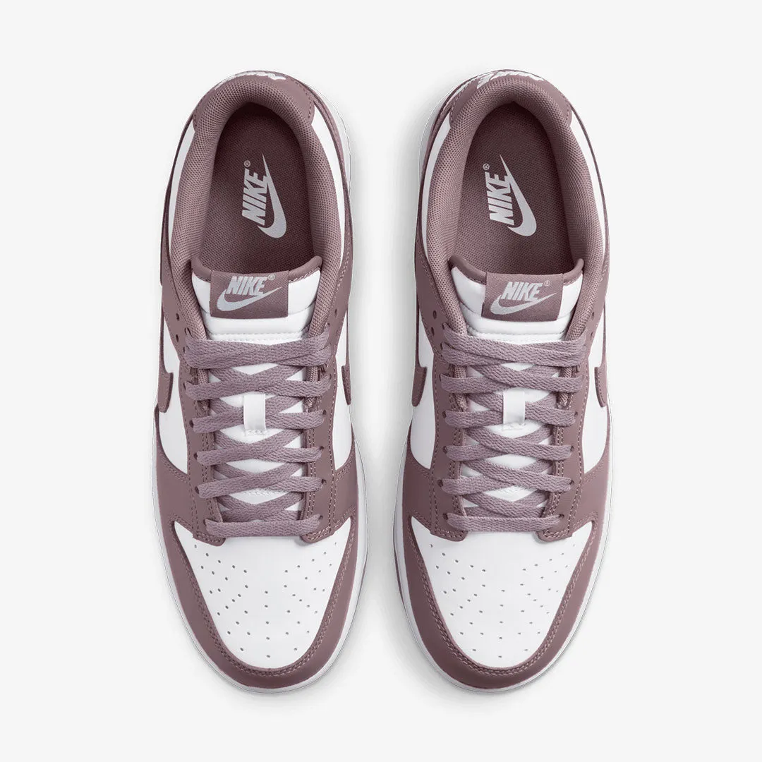 NIKE | DUNK LOW RETRO { WHITE/WHITE/TAUPE GREY Lace System