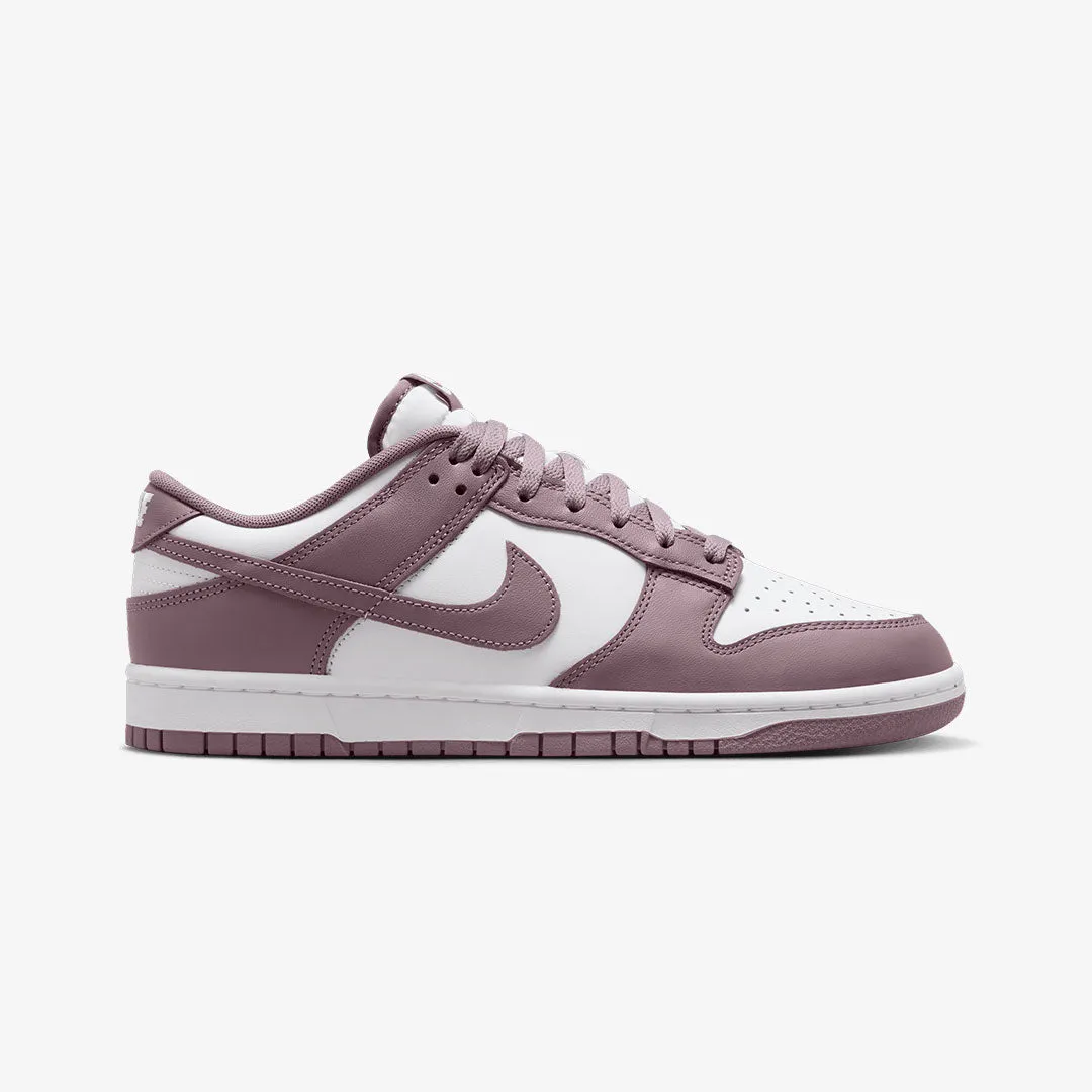 NIKE | DUNK LOW RETRO { WHITE/WHITE/TAUPE GREY Energy Flow Bounce Back Cushion
